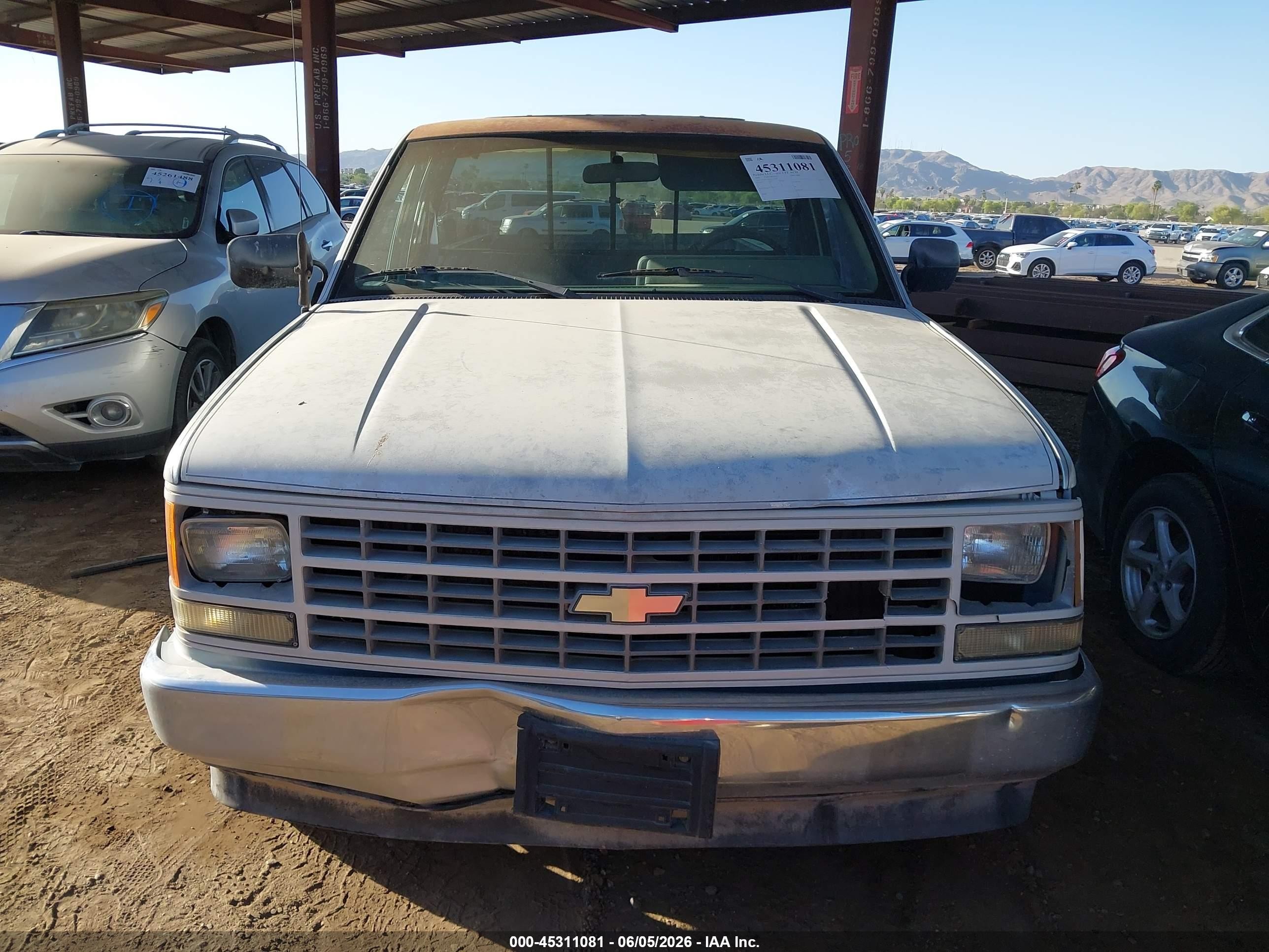 1990 Chevrolet Gmt-400 C1500 Silver vin: 2GCEC14H3L1116708