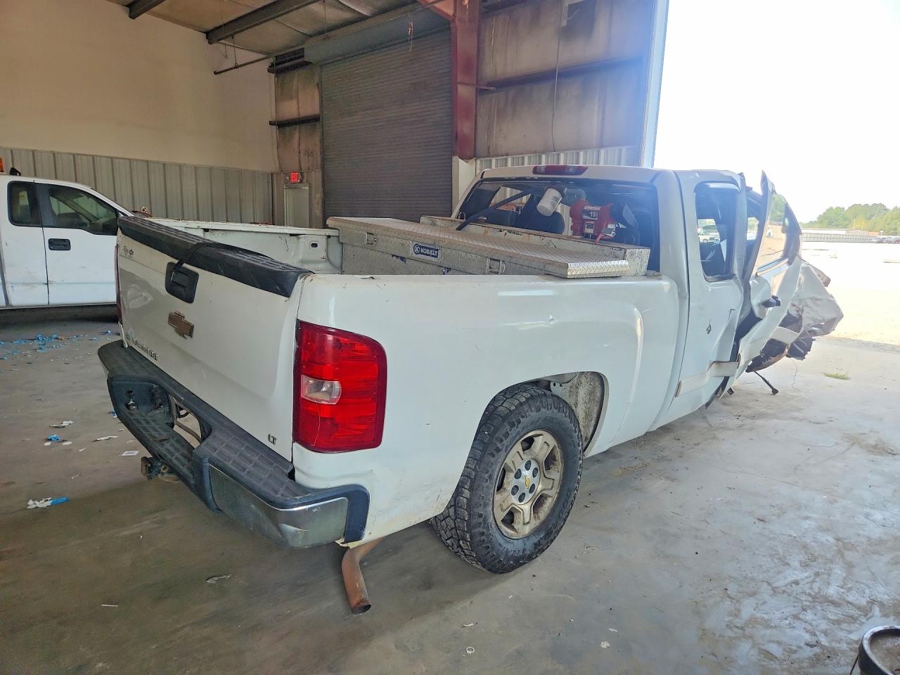 2008 Chevrolet Silverado C1500 White vin: 2GCEC19C281282352