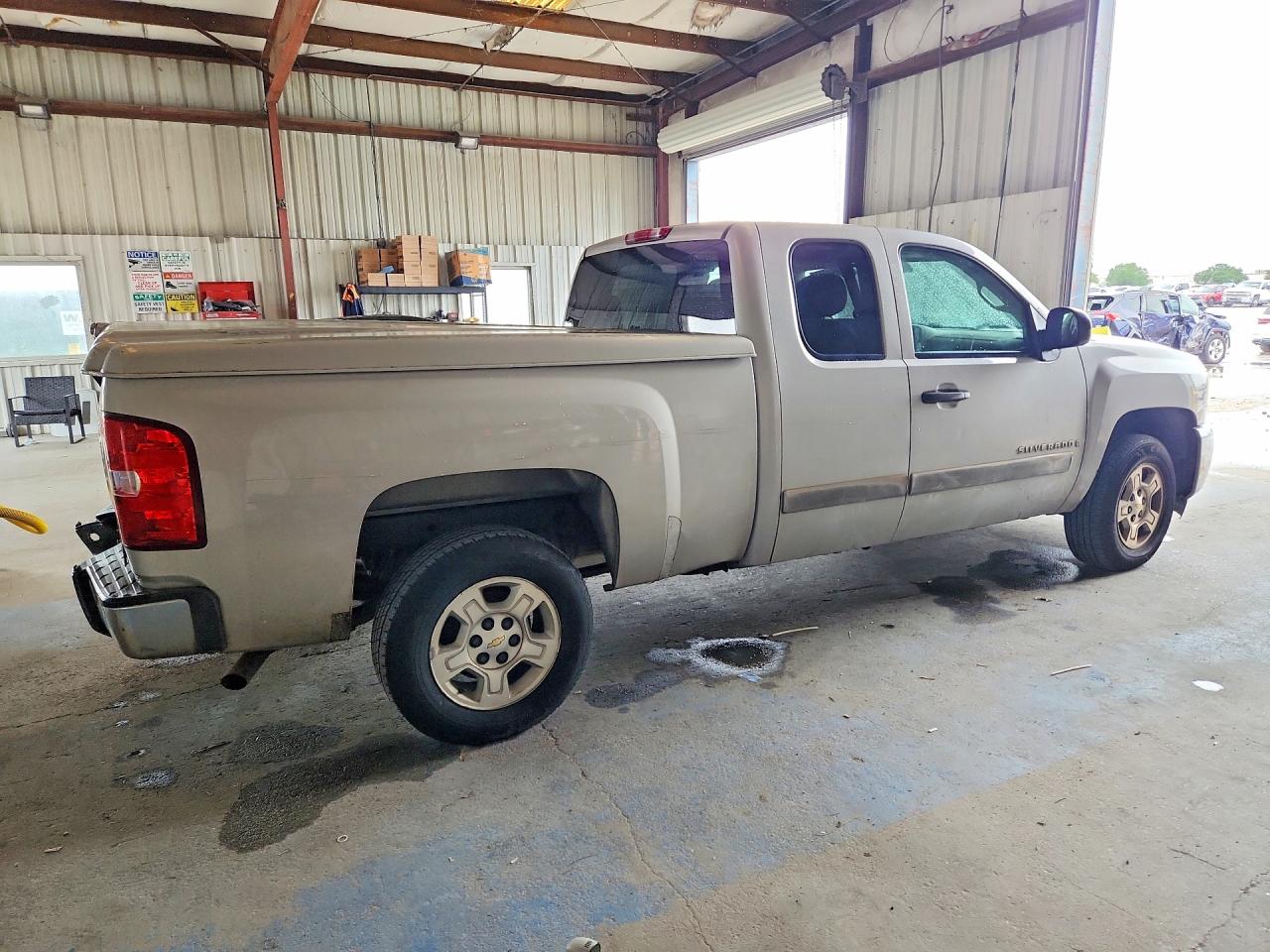 2007 Chevrolet Silverado C1500 Beige vin: 2GCEC19C371675274