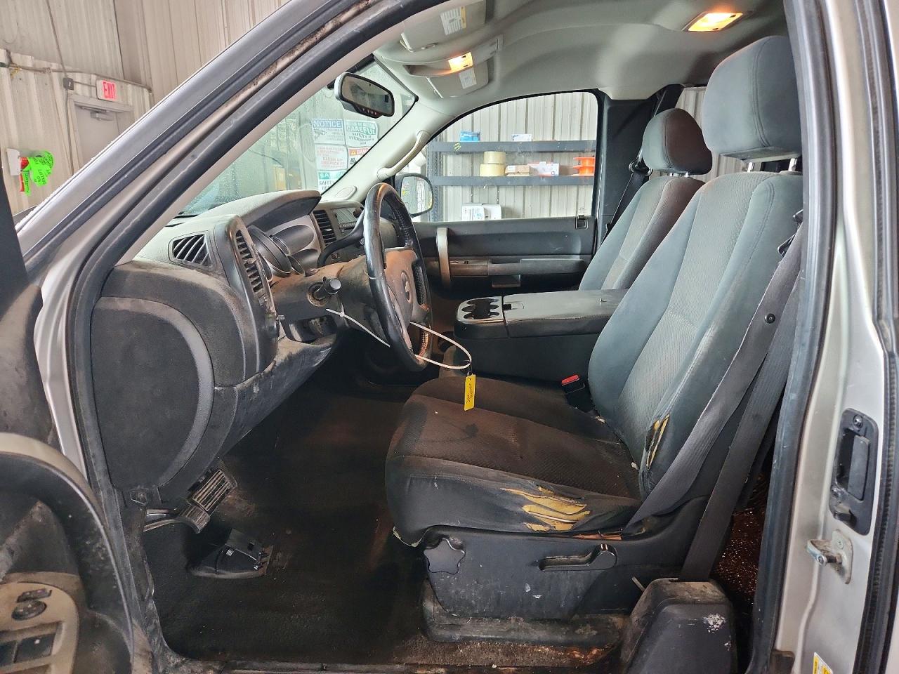 2007 Chevrolet Silverado C1500 Beige vin: 2GCEC19C371675274