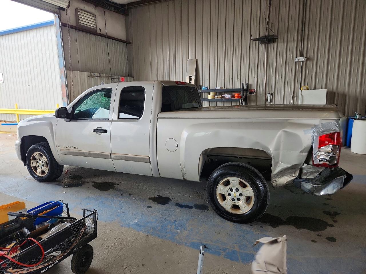 2007 Chevrolet Silverado C1500 Beige vin: 2GCEC19C371675274