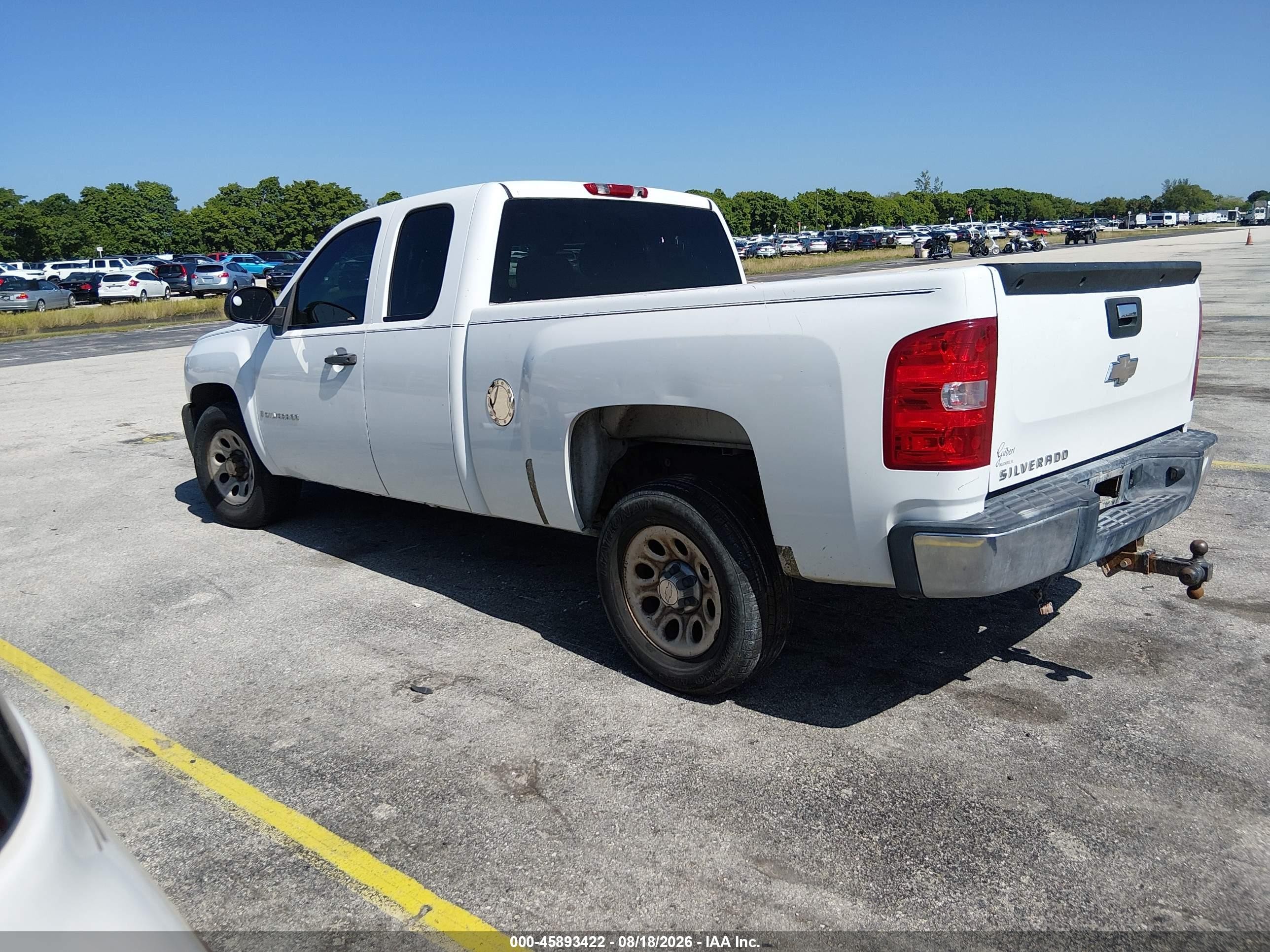 2008 Chevrolet Silverado 1500 Work Truck White vin: 2GCEC19C481337111