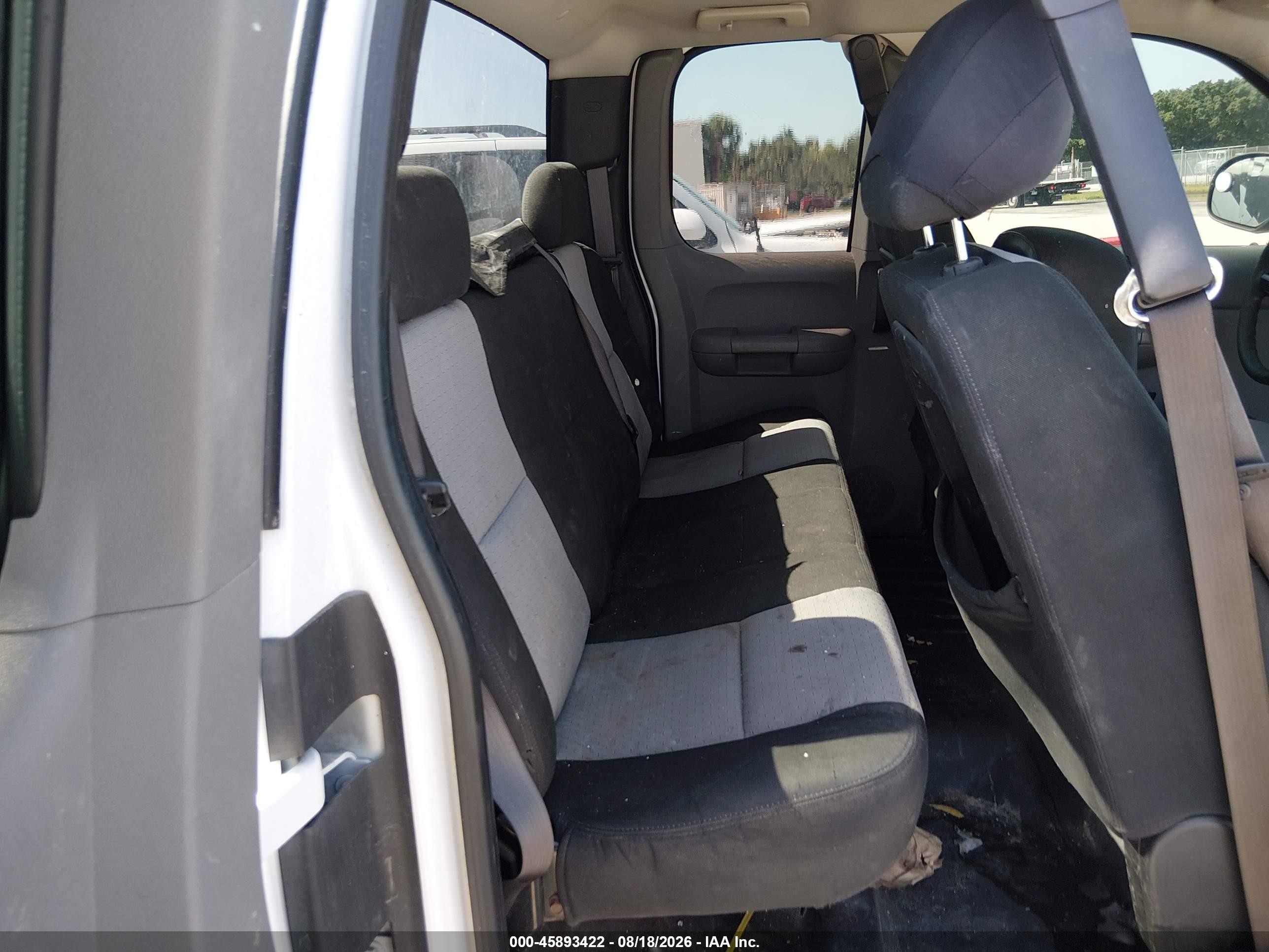 2008 Chevrolet Silverado 1500 Work Truck White vin: 2GCEC19C481337111