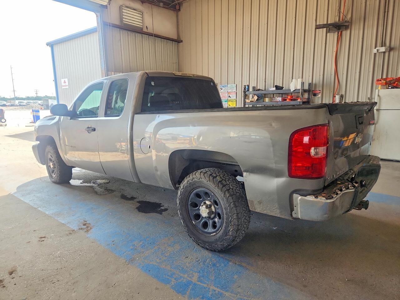 2007 Chevrolet Silverado C1500 Gray vin: 2GCEC19C671693350