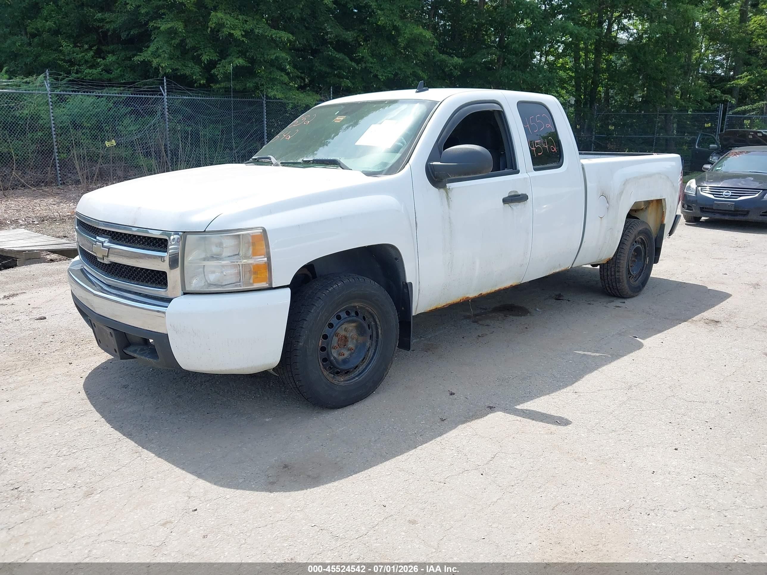 2007 Chevrolet Silverado 1500 Work Truck White vin: 2GCEC19C771582550