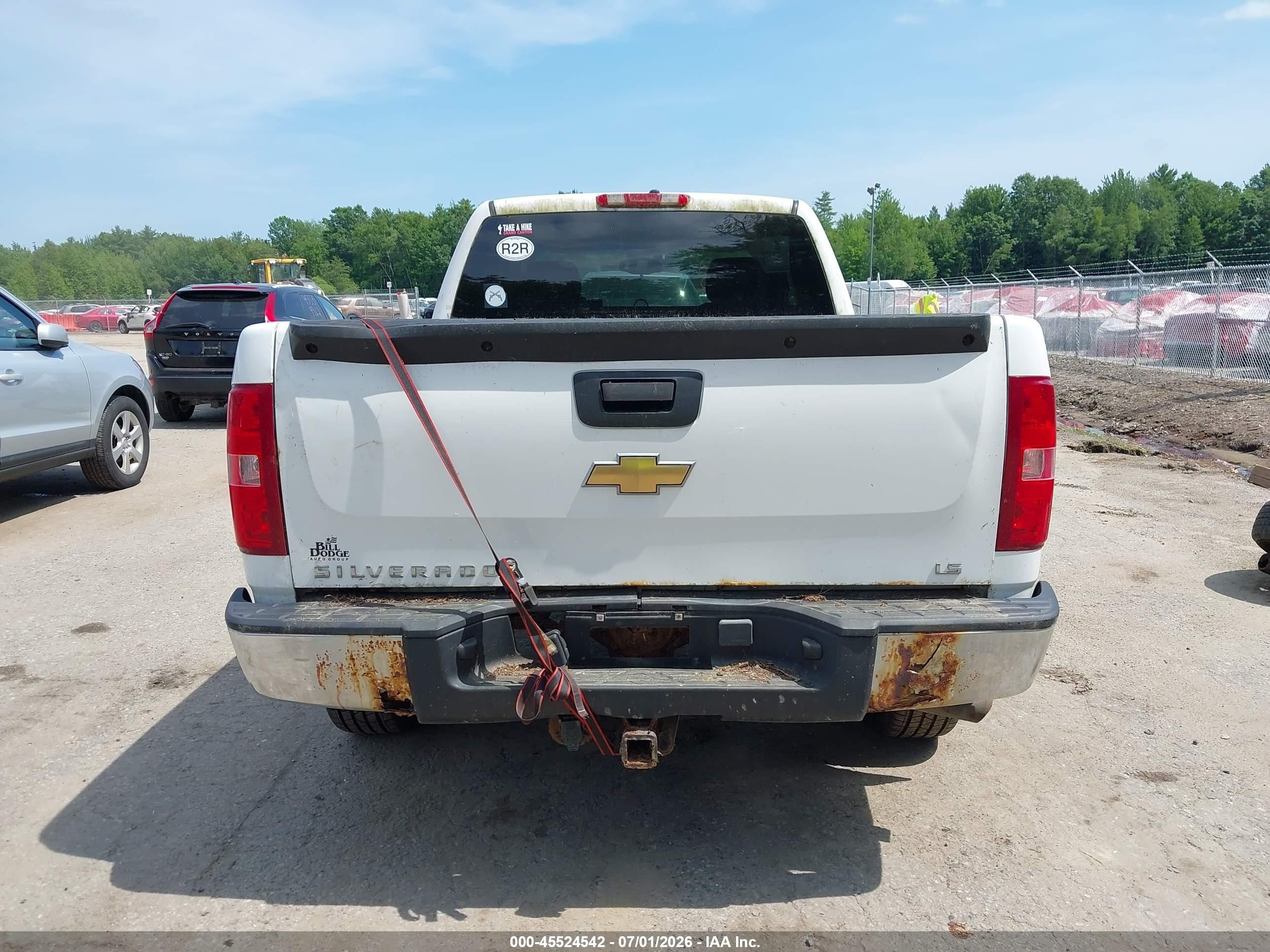 2007 Chevrolet Silverado 1500 Work Truck White vin: 2GCEC19C771582550