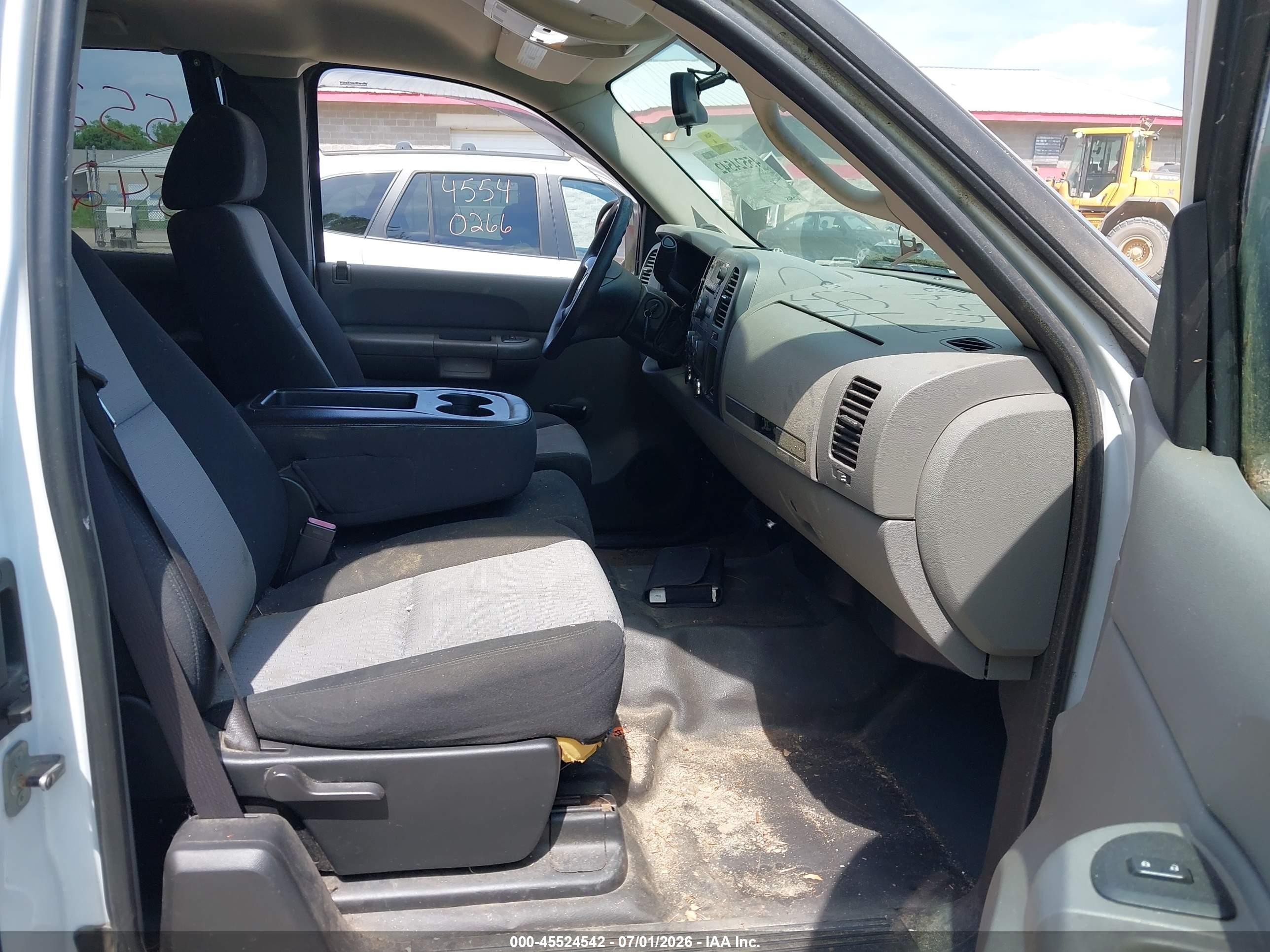 2007 Chevrolet Silverado 1500 Work Truck White vin: 2GCEC19C771582550