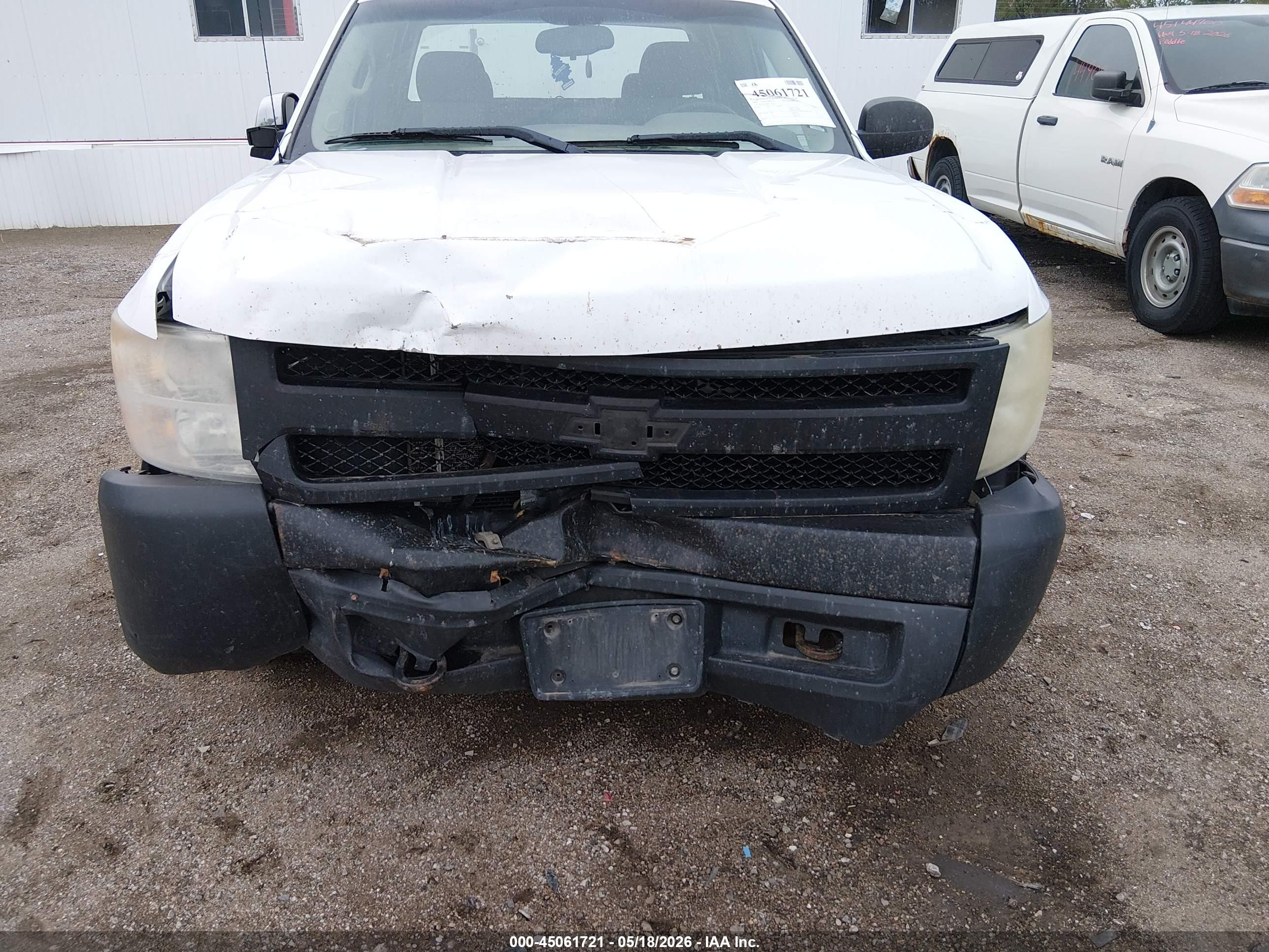 2008 Chevrolet Silverado 1500 Work Truck Белый vin: 2GCEC19C881315872
