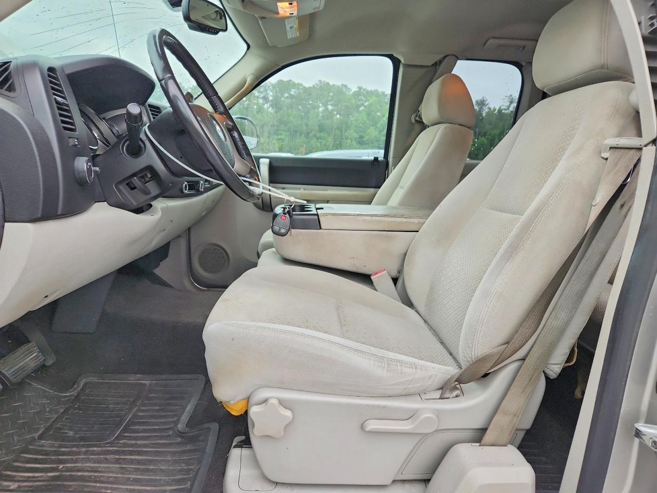 2007 Chevrolet Silverado C1500 Silver vin: 2GCEC19C971620120