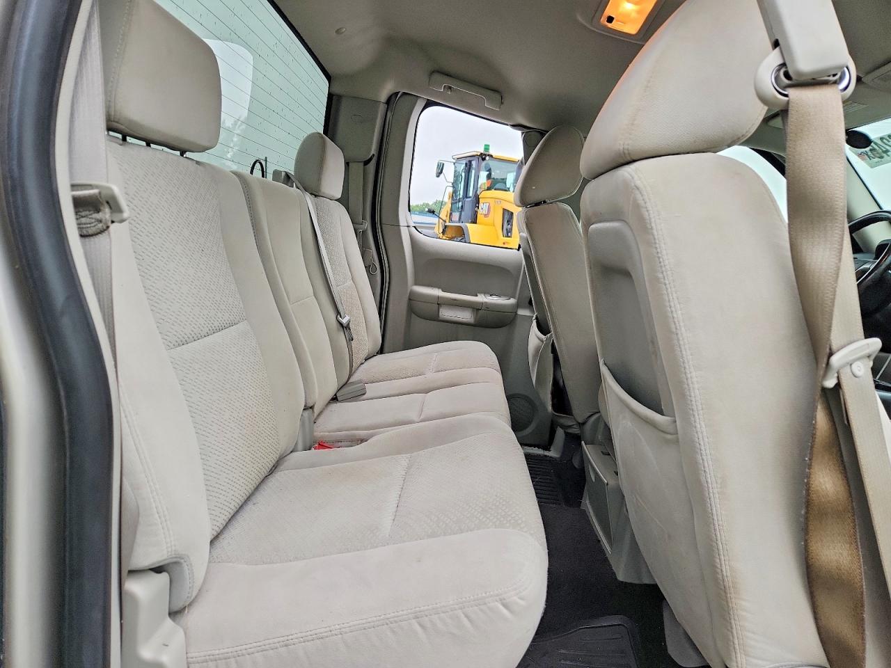 2007 Chevrolet Silverado C1500 Silver vin: 2GCEC19C971620120