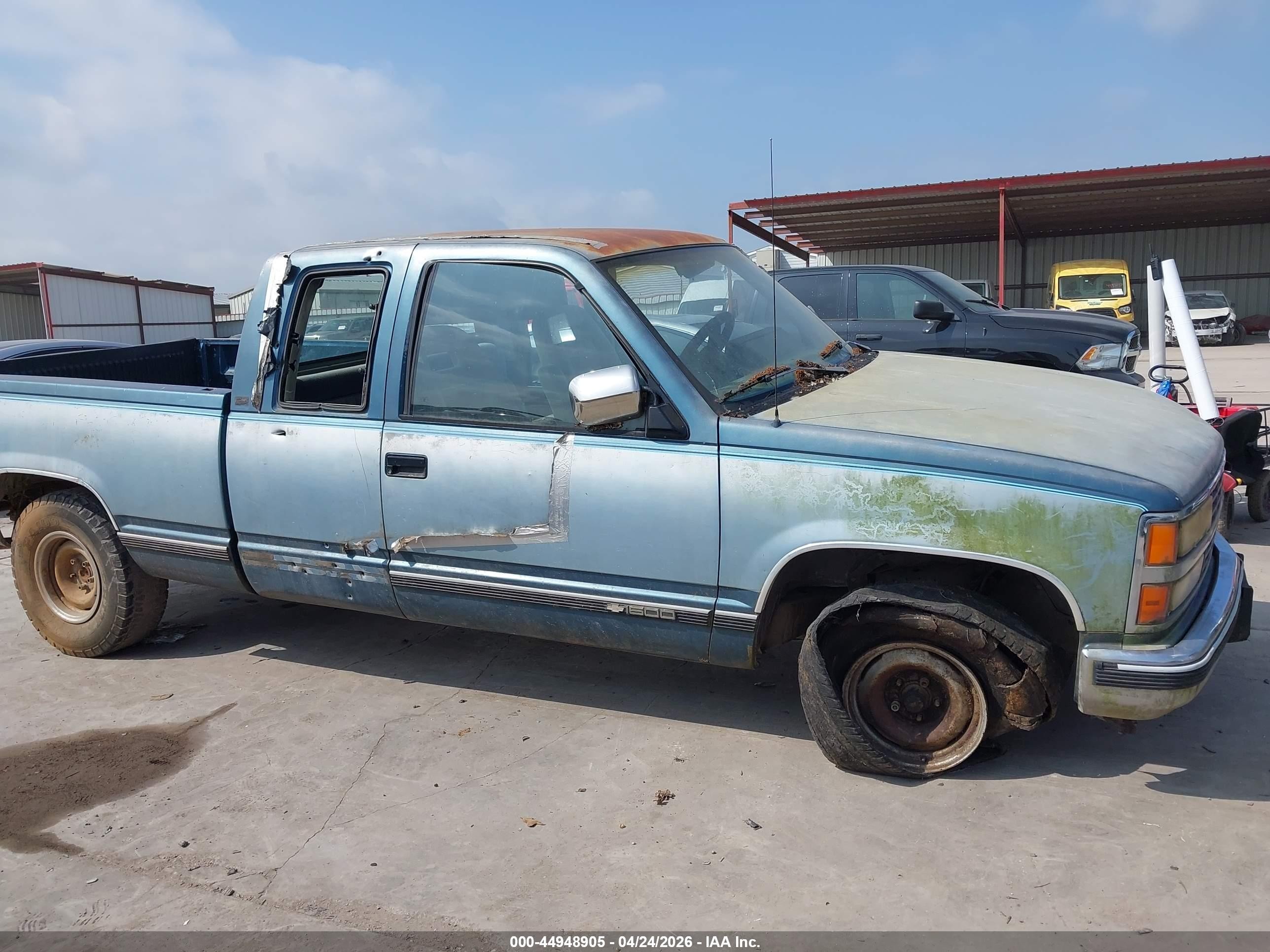 1992 Chevrolet Gmt-400 C1500 Blue vin: 2GCEC19H2N1217055