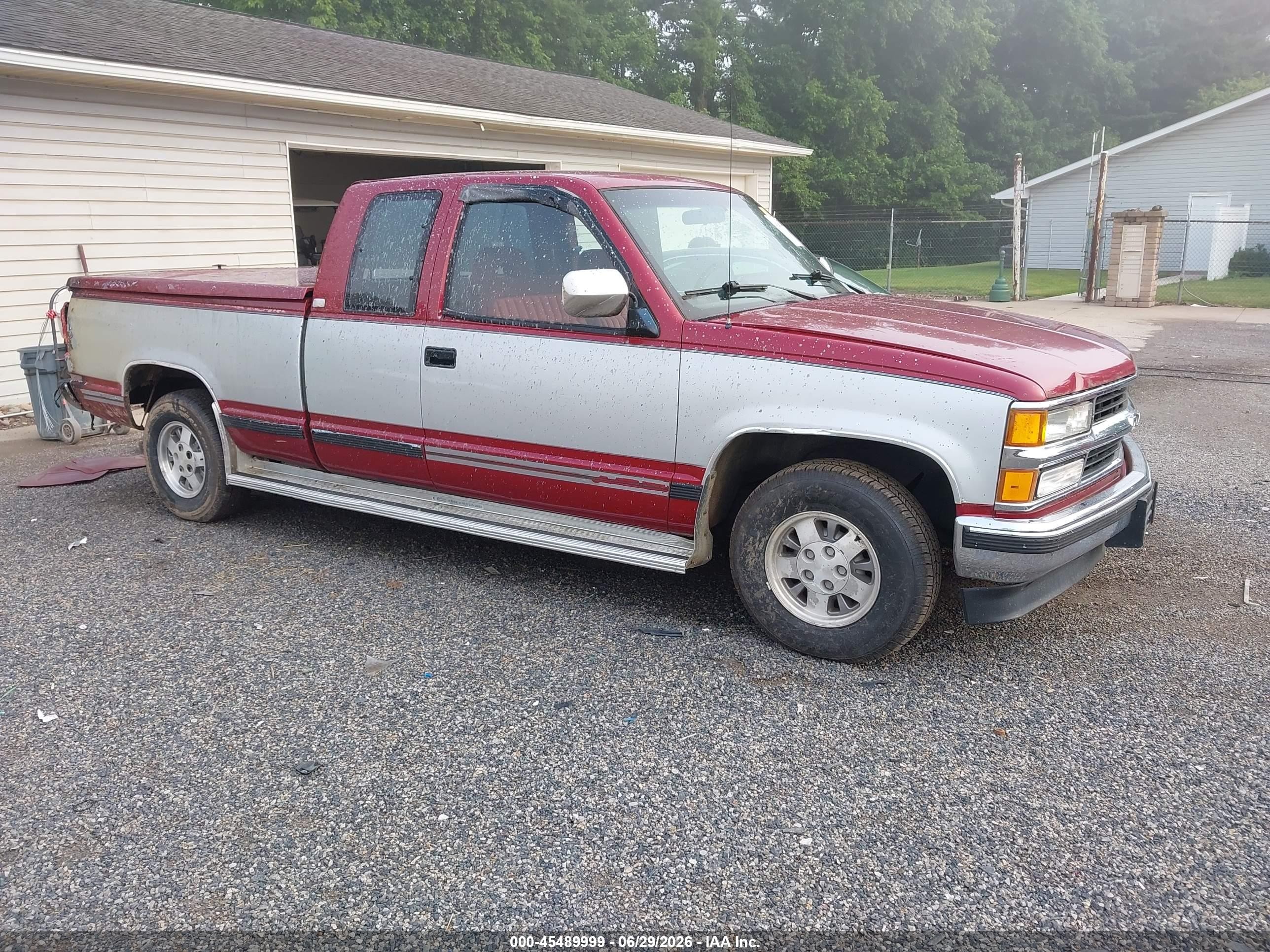 1992 Chevrolet Gmt-400 C1500 Red vin: 2GCEC19H4N1208602