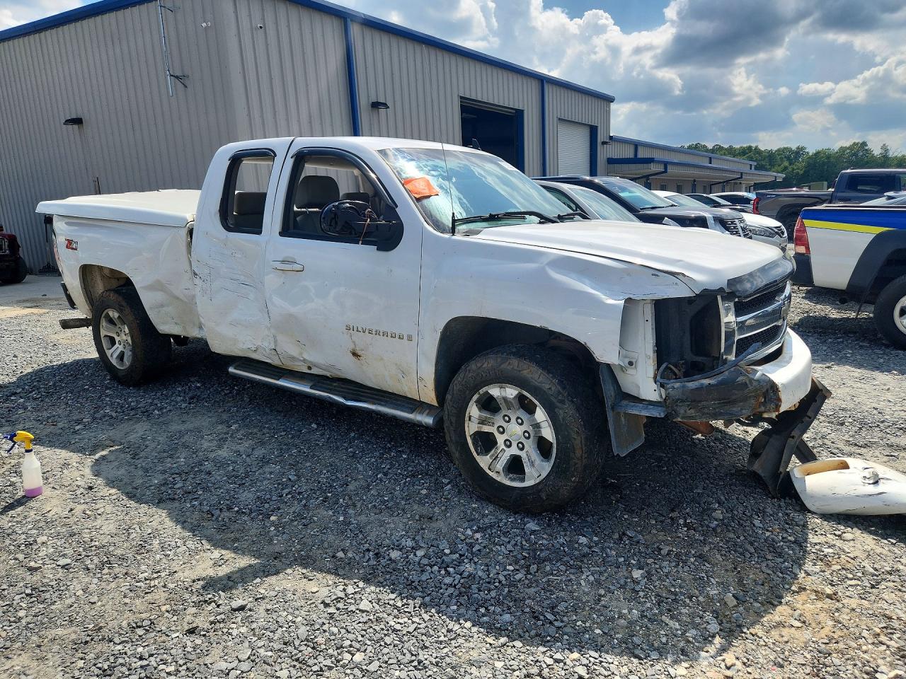 2007 Chevrolet Silverado C1500 White vin: 2GCEC19J671616234