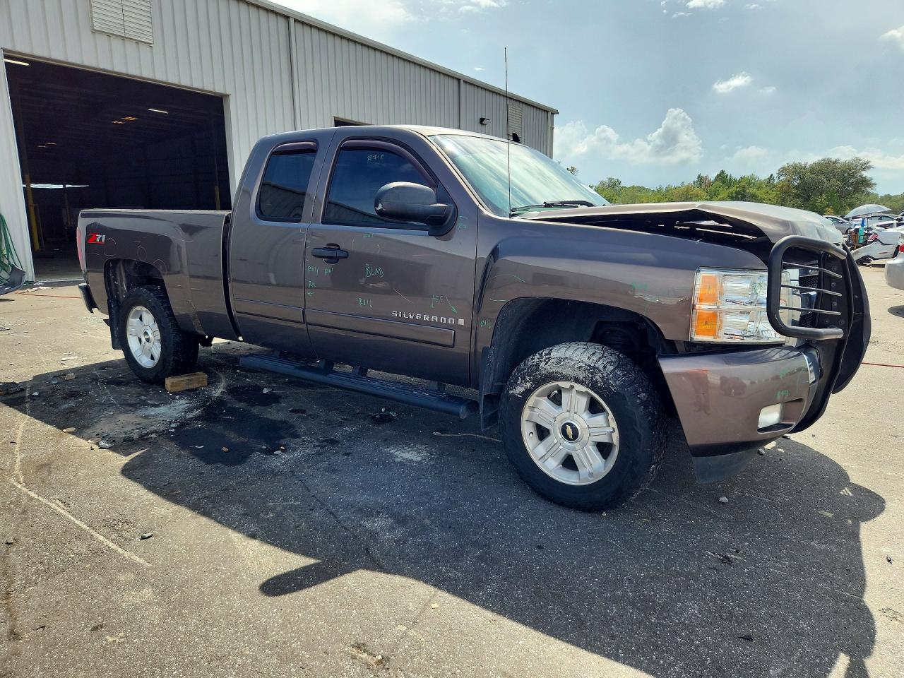 2008 Chevrolet Silverado C1500 Brown vin: 2GCEC19J681128970