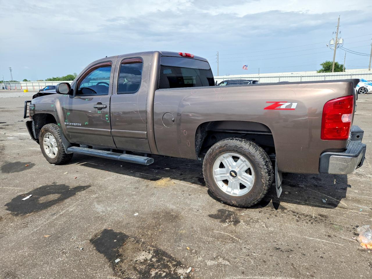 2008 Chevrolet Silverado C1500 Brown vin: 2GCEC19J681128970