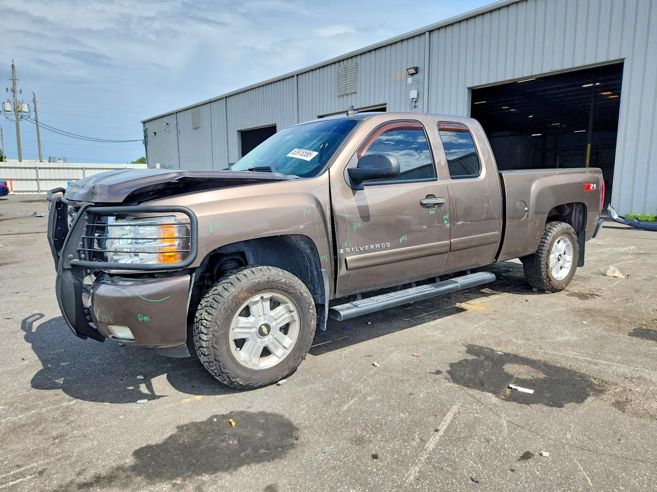 2008 Chevrolet Silverado C1500 Brown vin: 2GCEC19J681128970