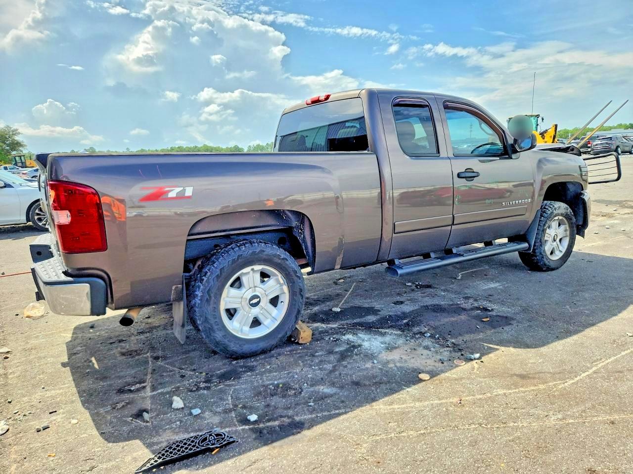 2008 Chevrolet Silverado C1500 Brown vin: 2GCEC19J681128970