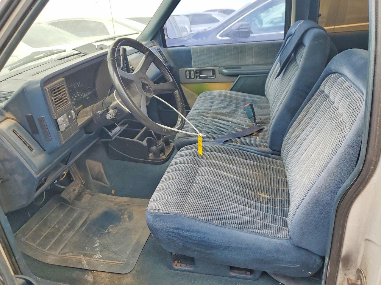1991 Chevrolet Gmt-400 C1500 White vin: 2GCEC19K0M1149669