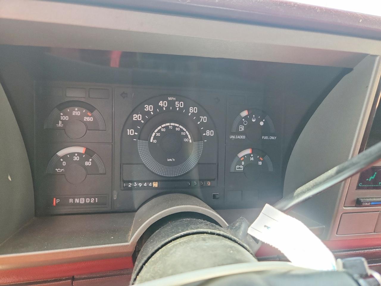 1989 Chevrolet Gmt-400 C1500 Red vin: 2GCEC19K1K1234839