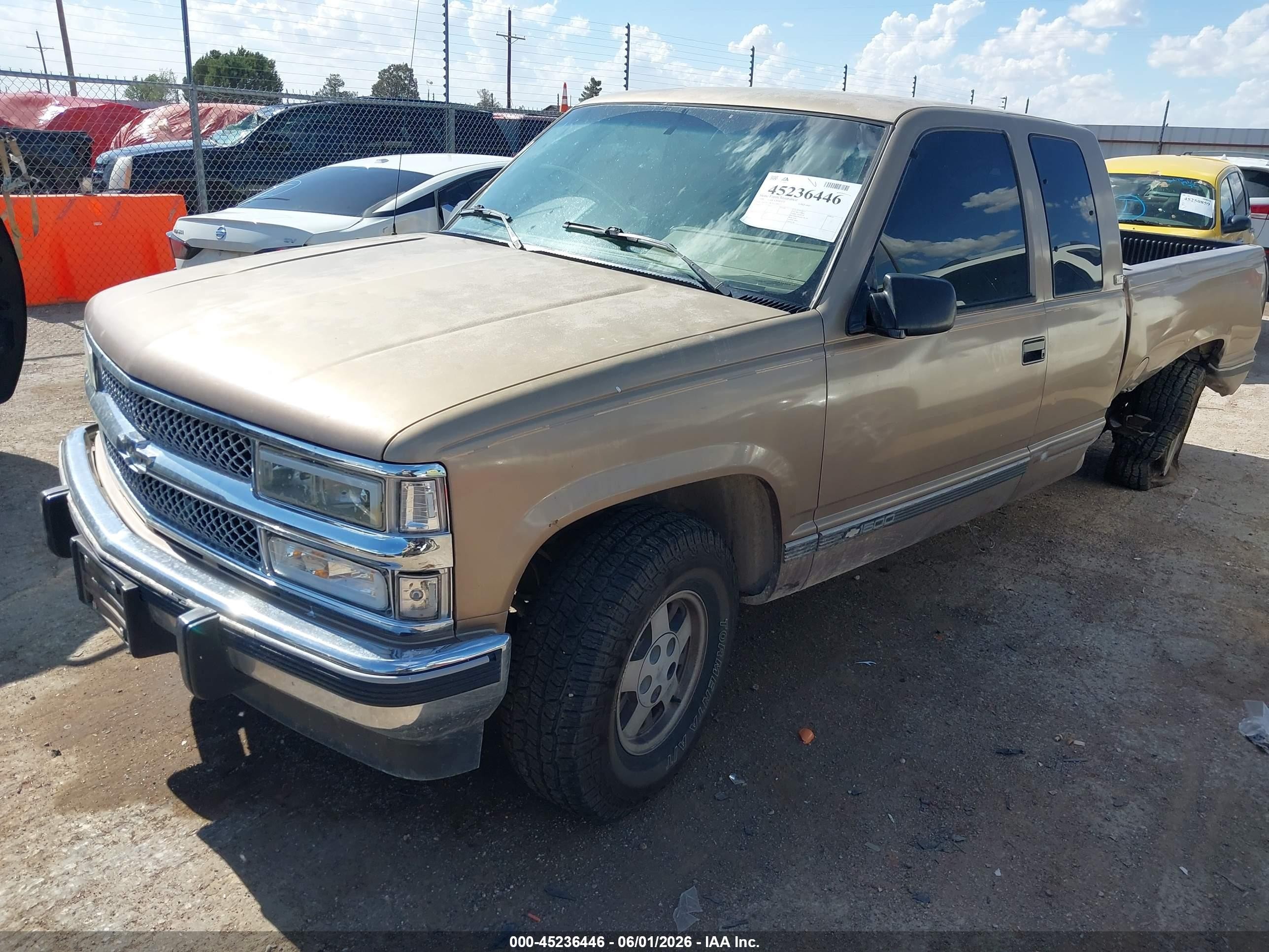 1994 Chevrolet Gmt-400 C1500 Gold vin: 2GCEC19K1R1230011
