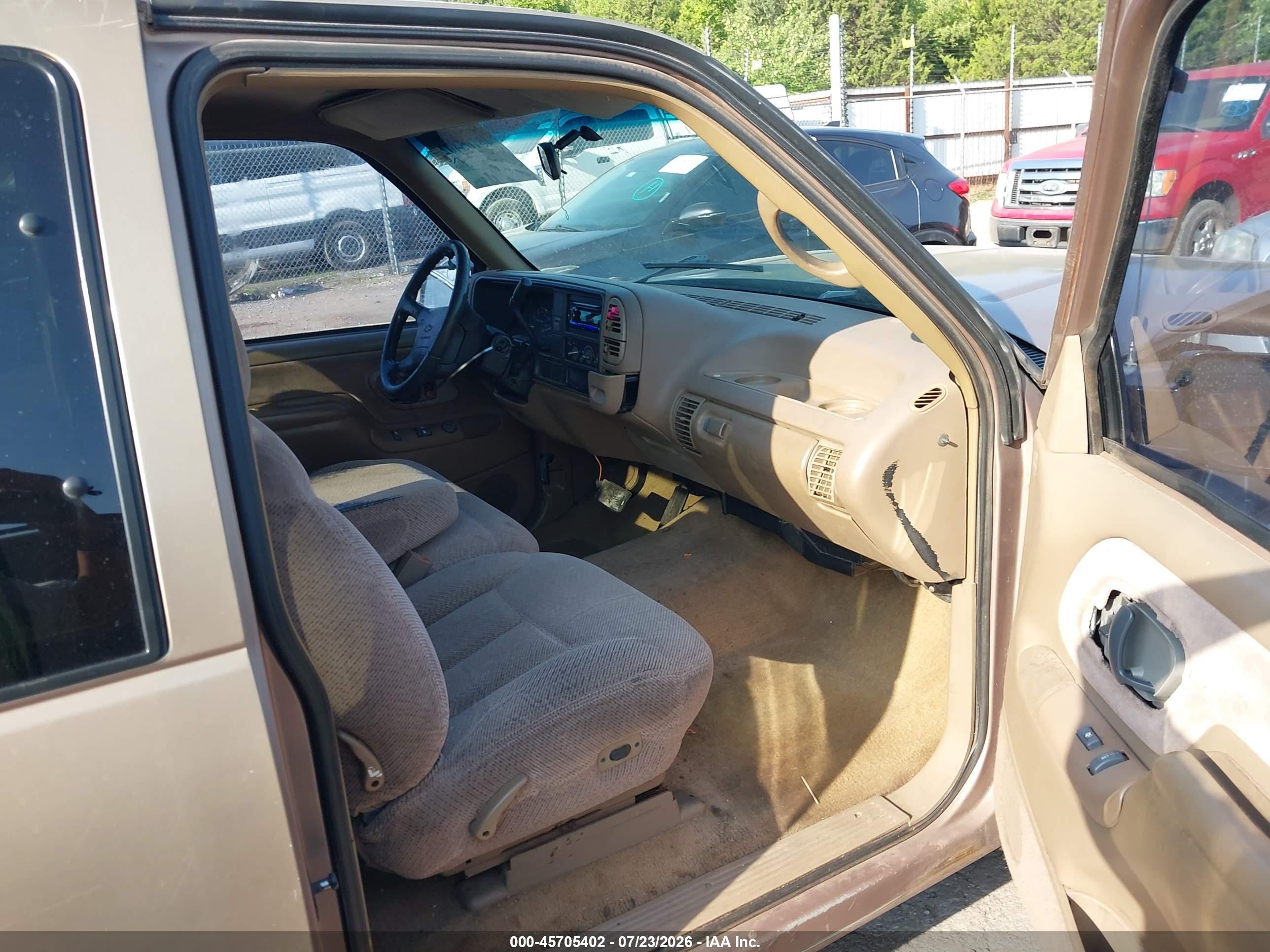 1995 Chevrolet Gmt-400 C1500 Beige vin: 2GCEC19K1S1215420