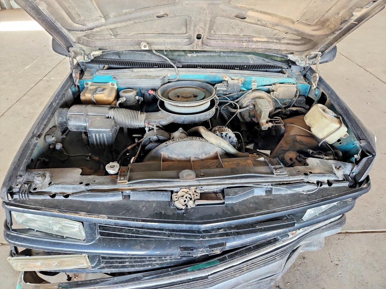 1994 Chevrolet Gmt-400 C1500 Two Tone vin: 2GCEC19K2R1151091