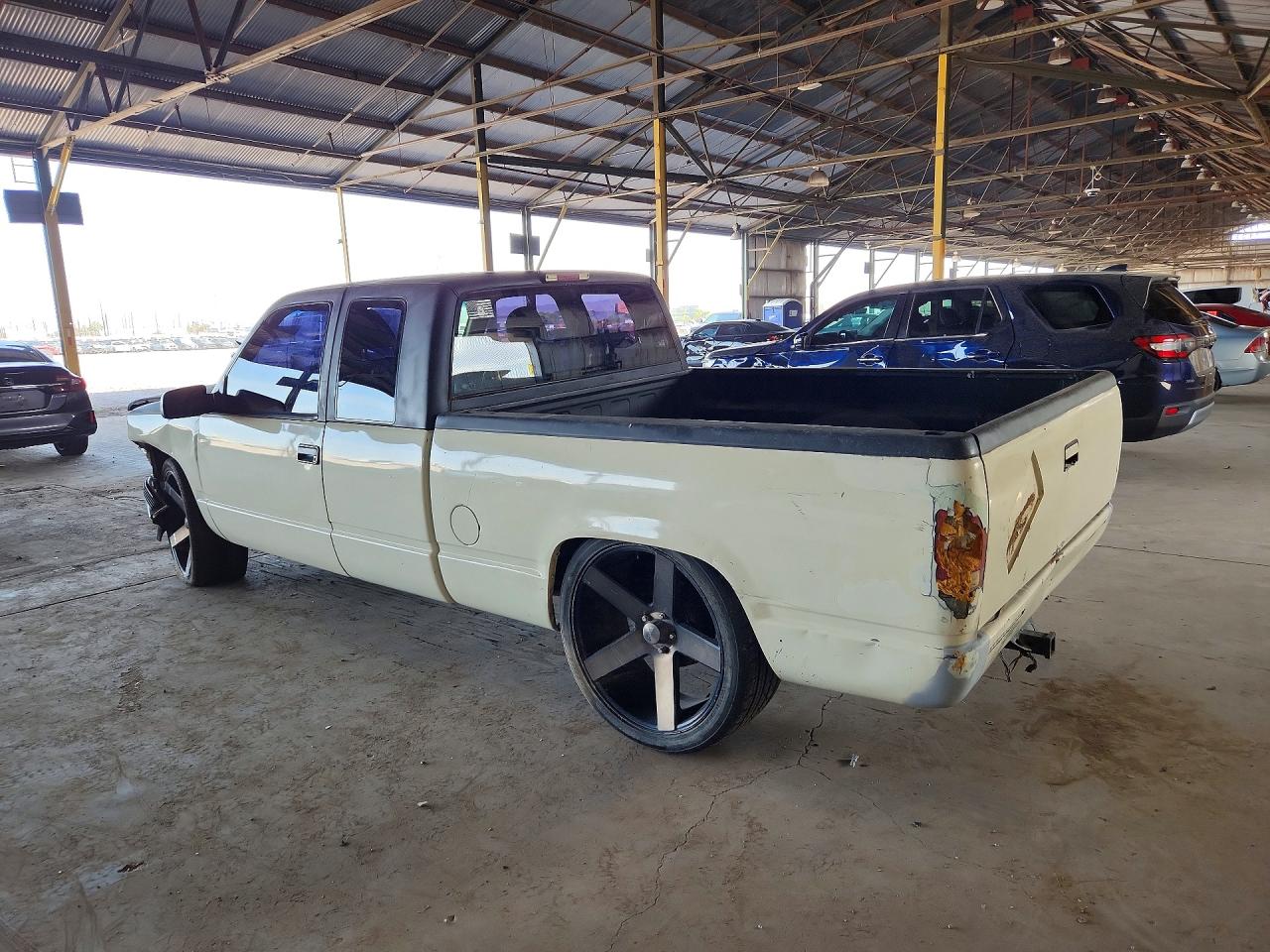 1994 Chevrolet Gmt-400 C1500 Two Tone vin: 2GCEC19K2R1151091