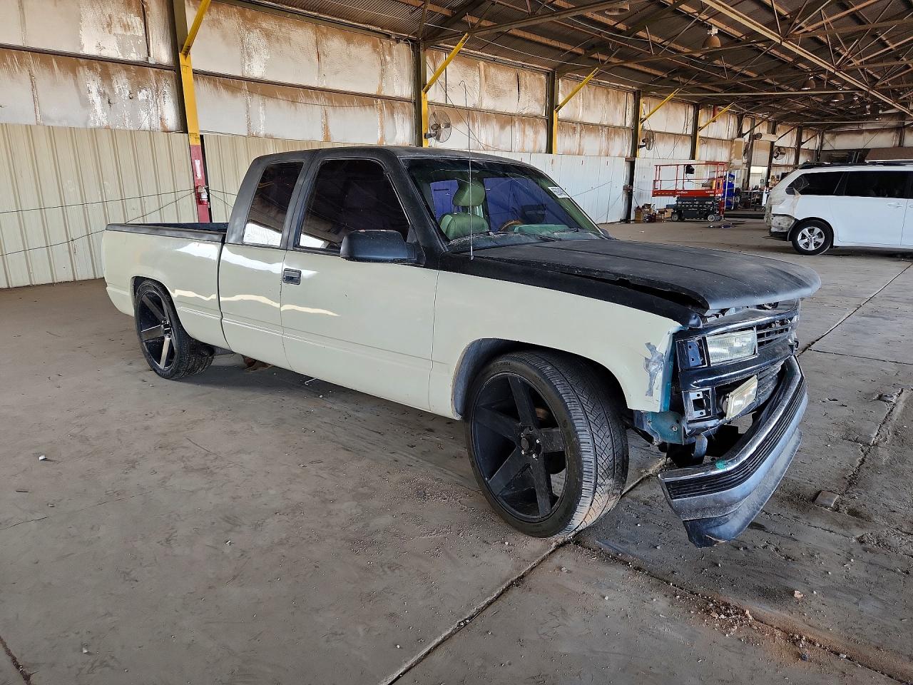 1994 Chevrolet Gmt-400 C1500 Two Tone vin: 2GCEC19K2R1151091