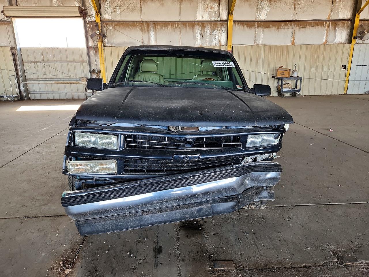 1994 Chevrolet Gmt-400 C1500 Two Tone vin: 2GCEC19K2R1151091