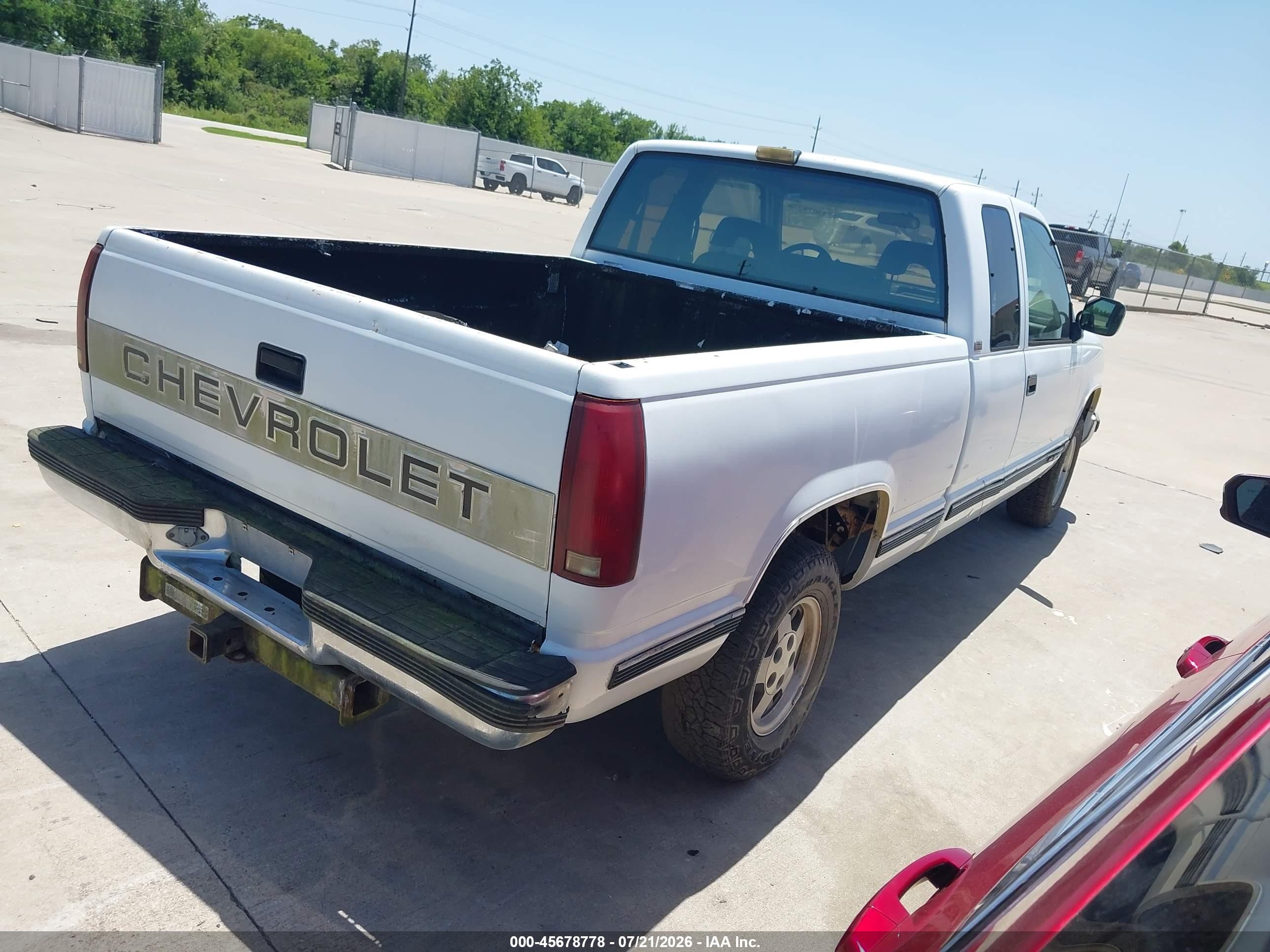 1993 Chevrolet Gmt-400 C1500 White vin: 2GCEC19K3P1205589