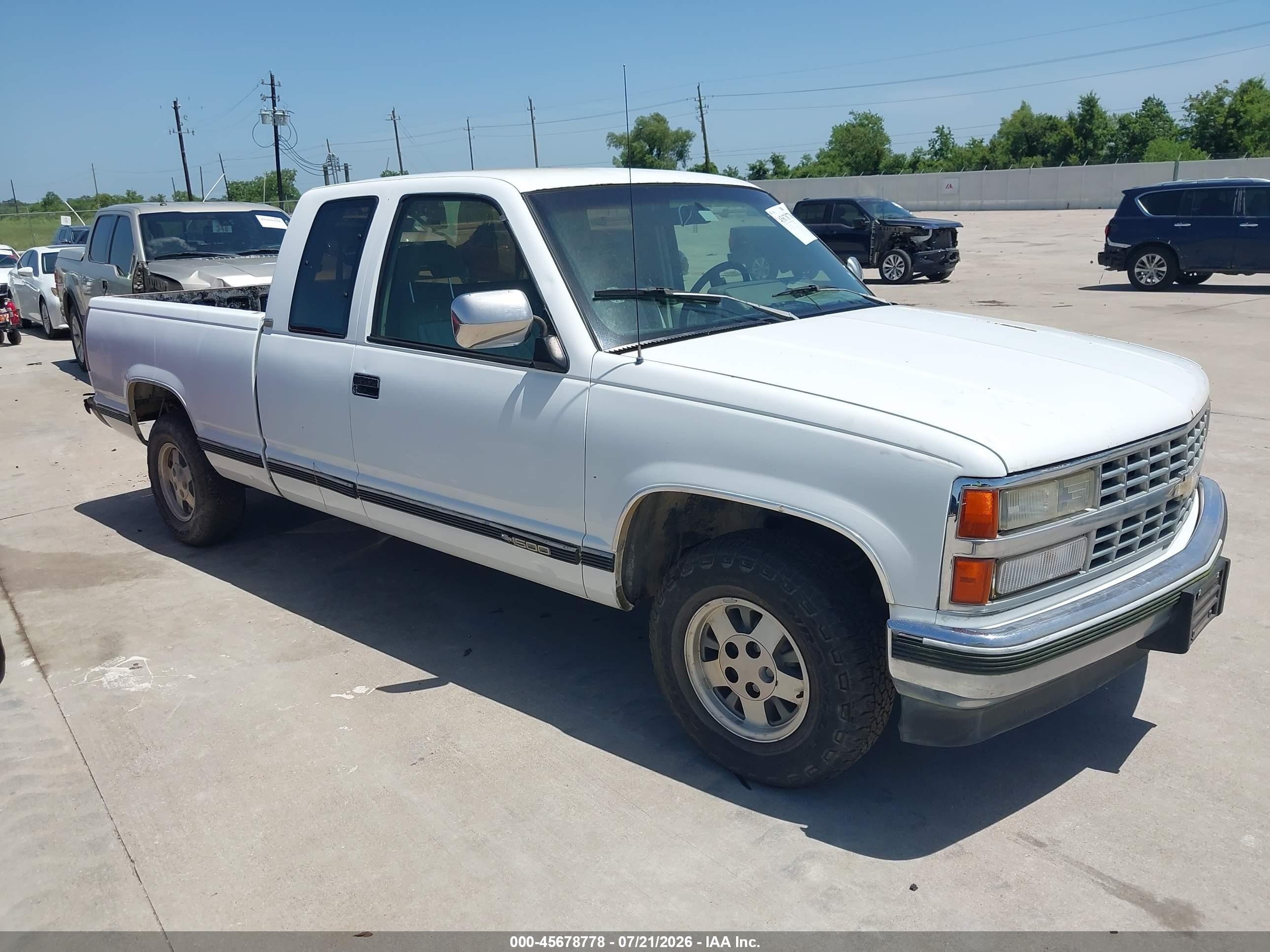1993 Chevrolet Gmt-400 C1500 White vin: 2GCEC19K3P1205589