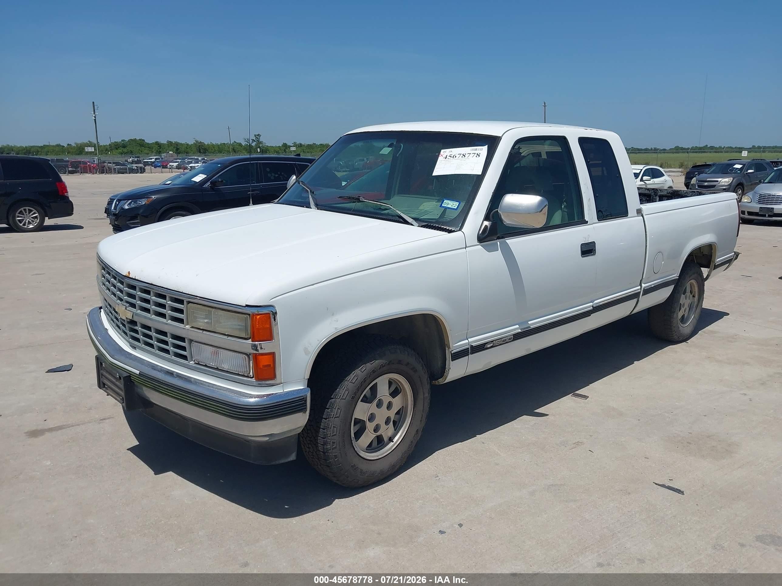 1993 Chevrolet Gmt-400 C1500 White vin: 2GCEC19K3P1205589