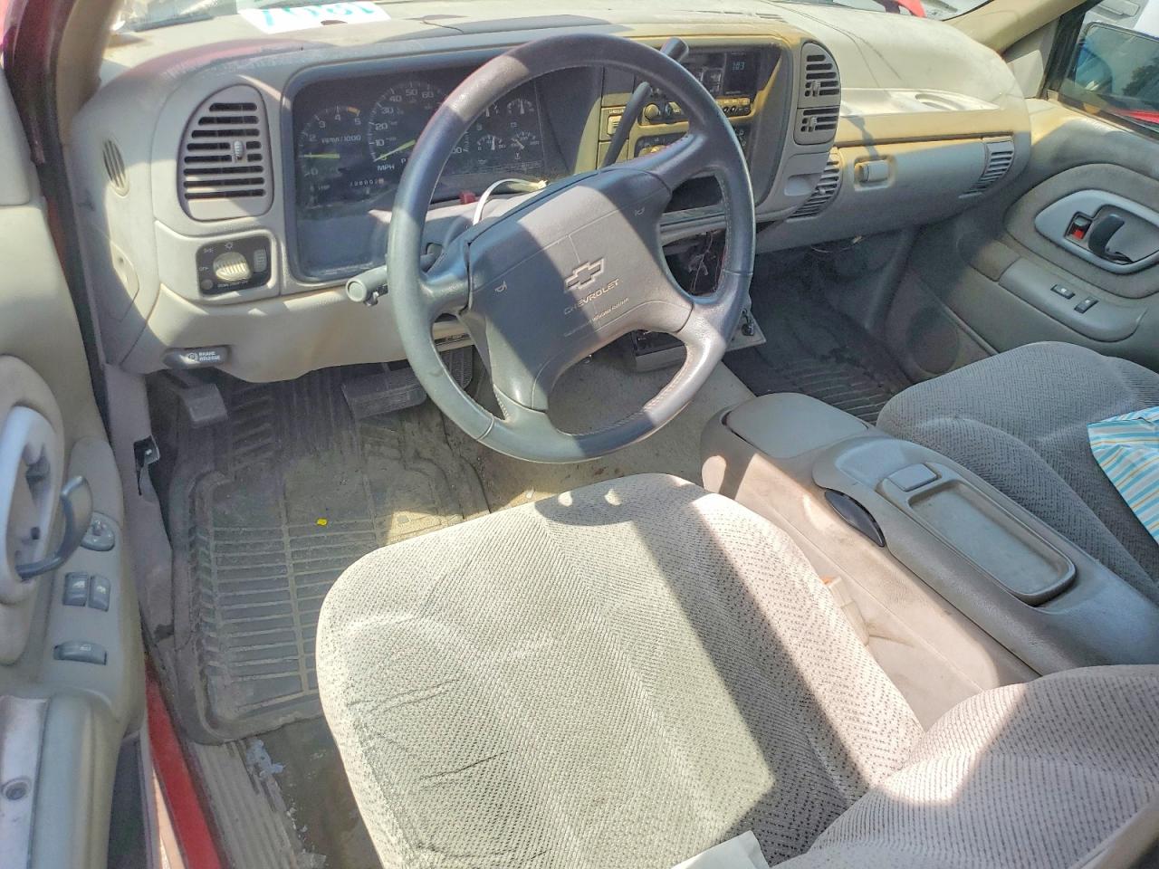 1995 Chevrolet Gmt-400 C1500 Red vin: 2GCEC19K3S1283833