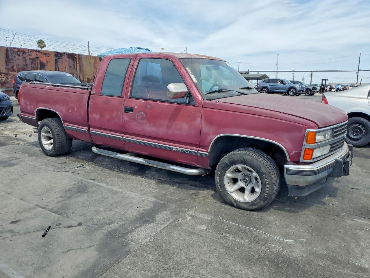 1992 Chevrolet Gmt-400 C1500 Maroon vin: 2GCEC19K4N1151684