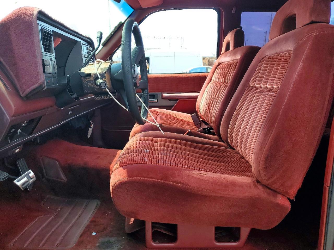 1992 Chevrolet Gmt-400 C1500 Maroon vin: 2GCEC19K4N1151684