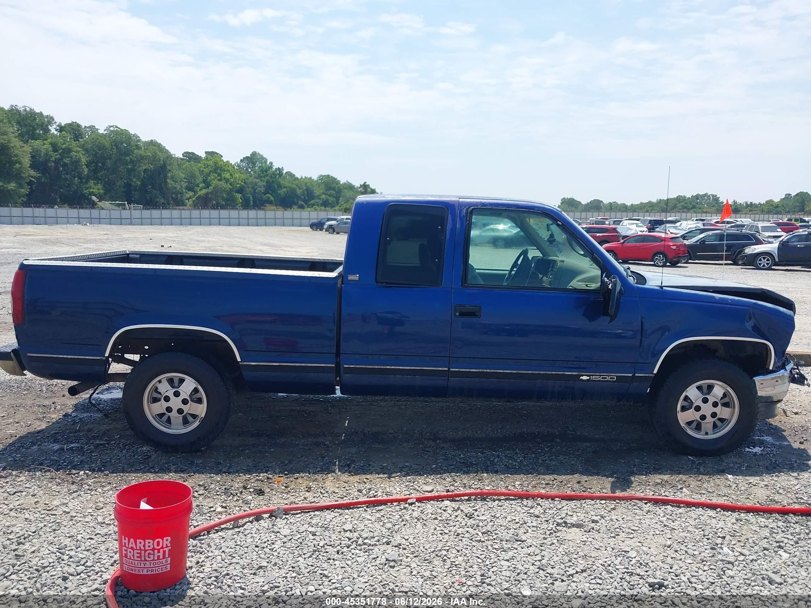 1995 Chevrolet Gmt-400 C1500 Blue vin: 2GCEC19K4S1139739