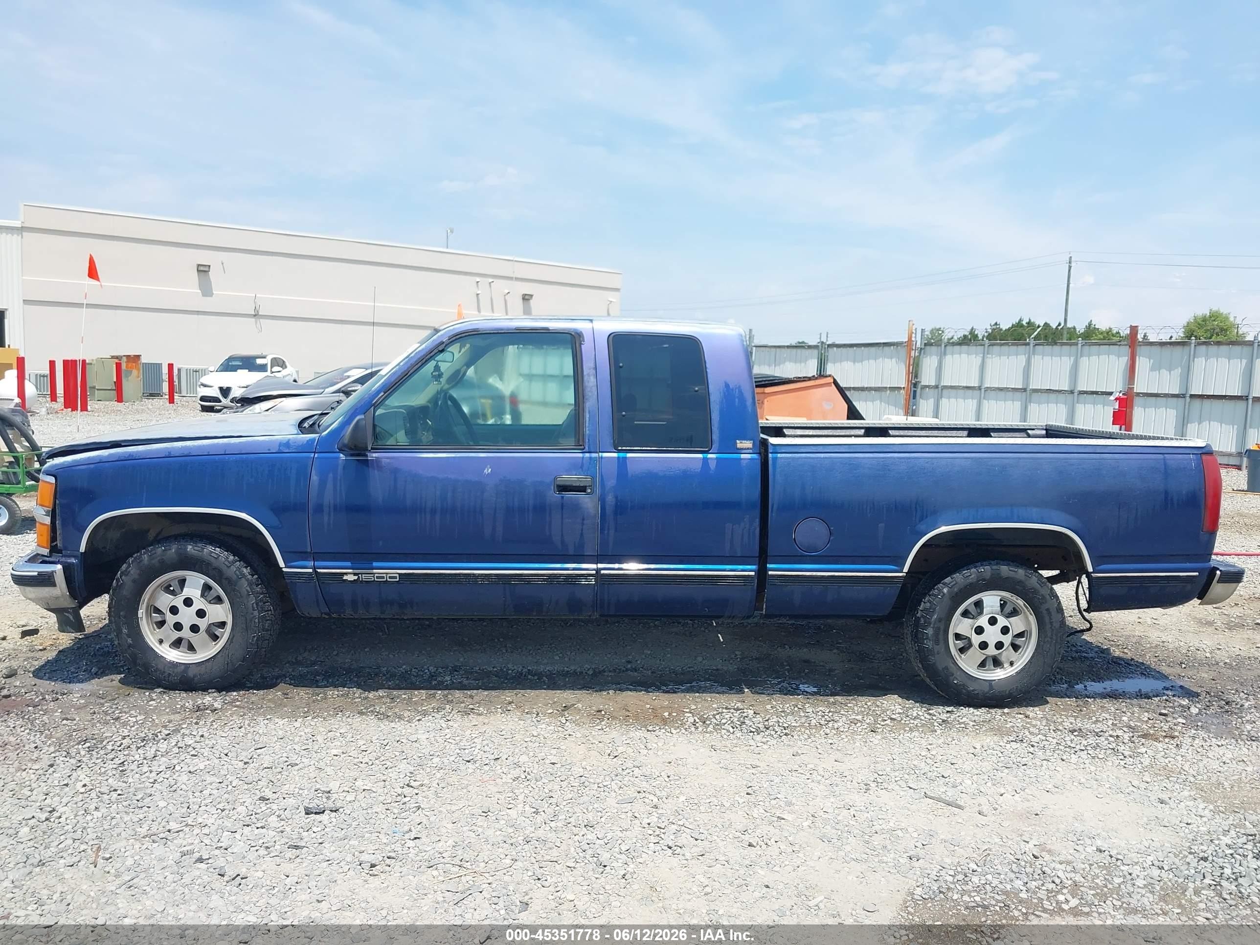 1995 Chevrolet Gmt-400 C1500 Blue vin: 2GCEC19K4S1139739