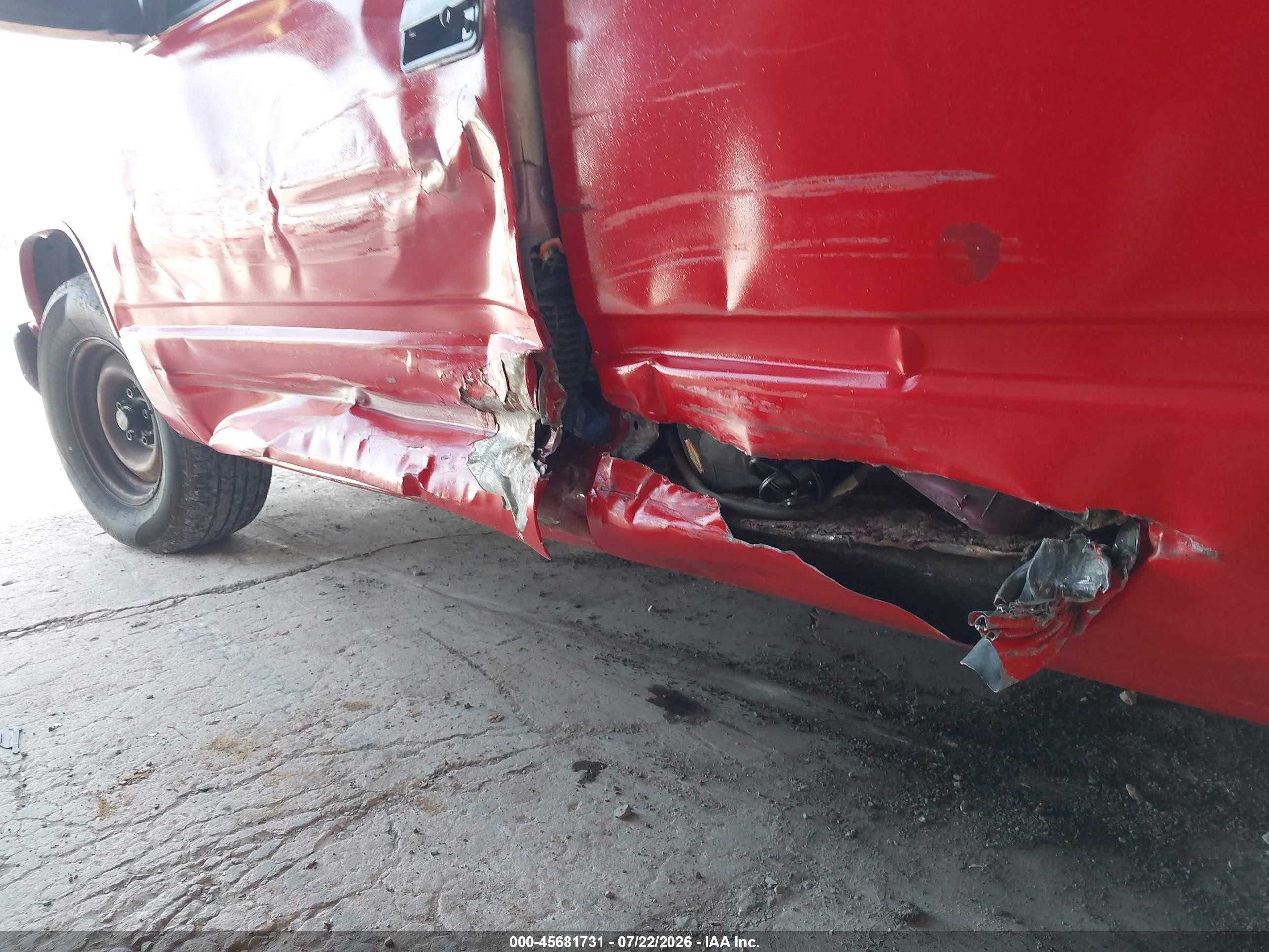 1995 Chevrolet Gmt-400 C1500 Red vin: 2GCEC19K4S1272050