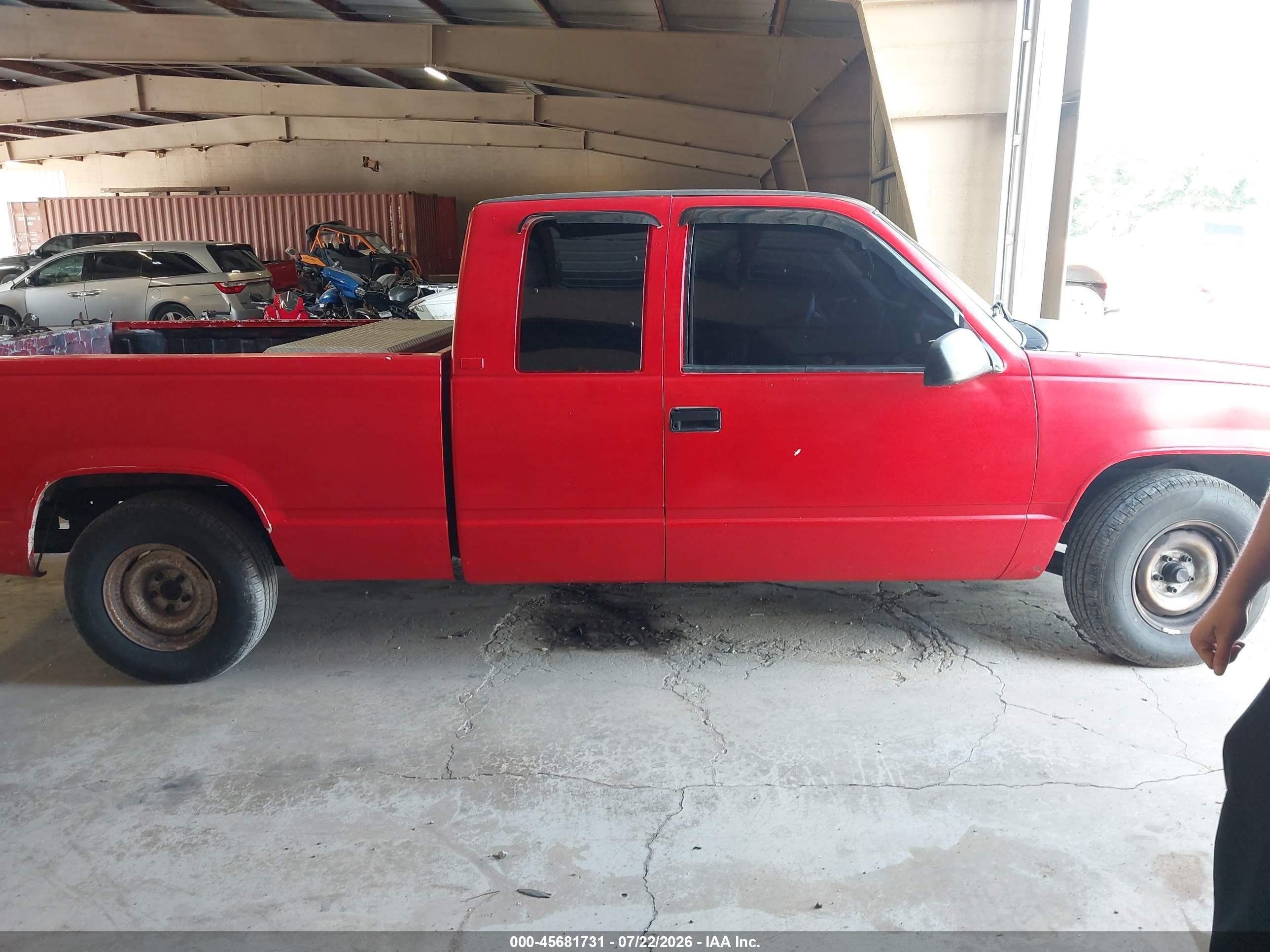 1995 Chevrolet Gmt-400 C1500 Red vin: 2GCEC19K4S1272050
