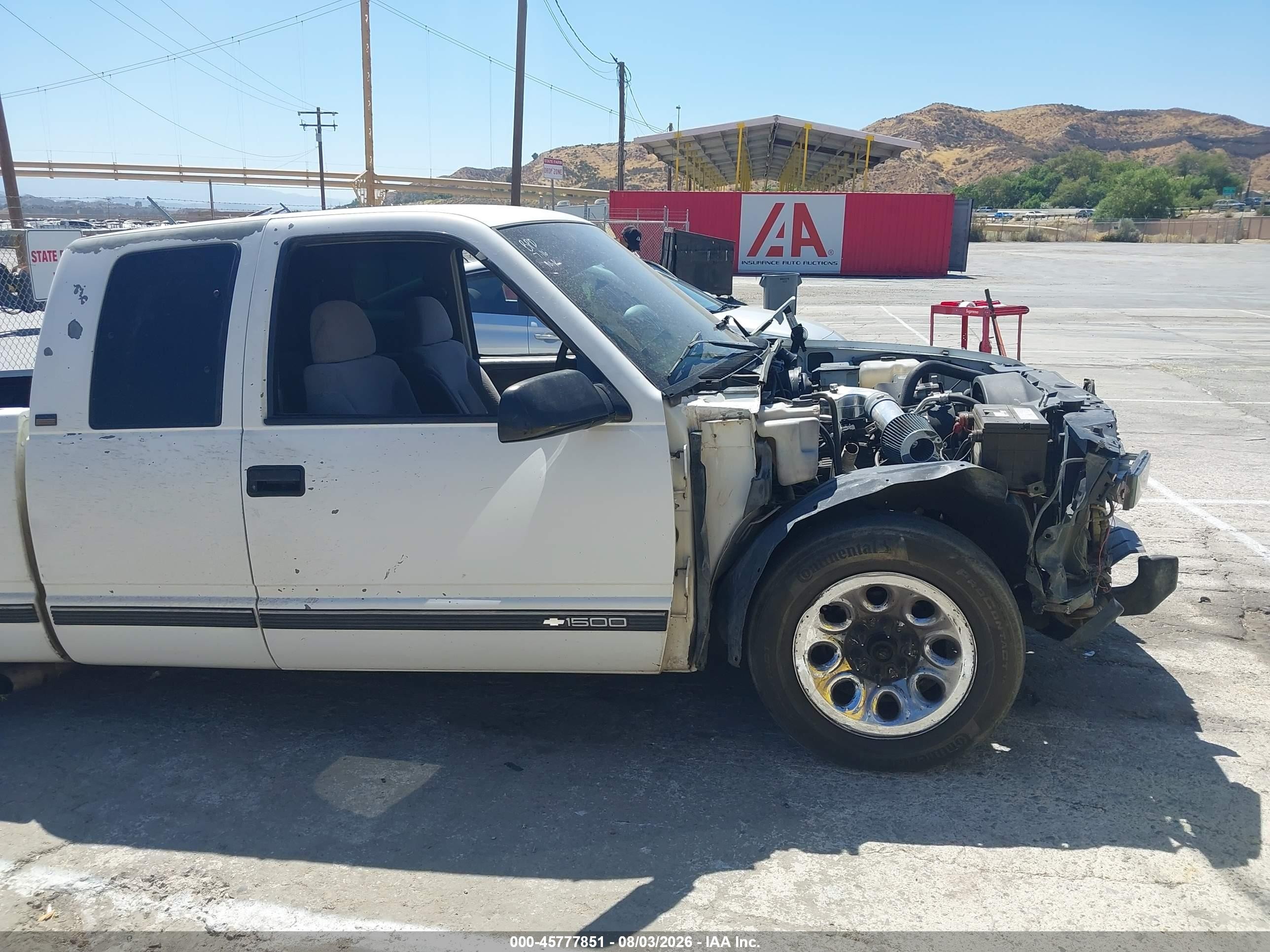 1995 Chevrolet Gmt-400 C1500 White vin: 2GCEC19K4S1294551