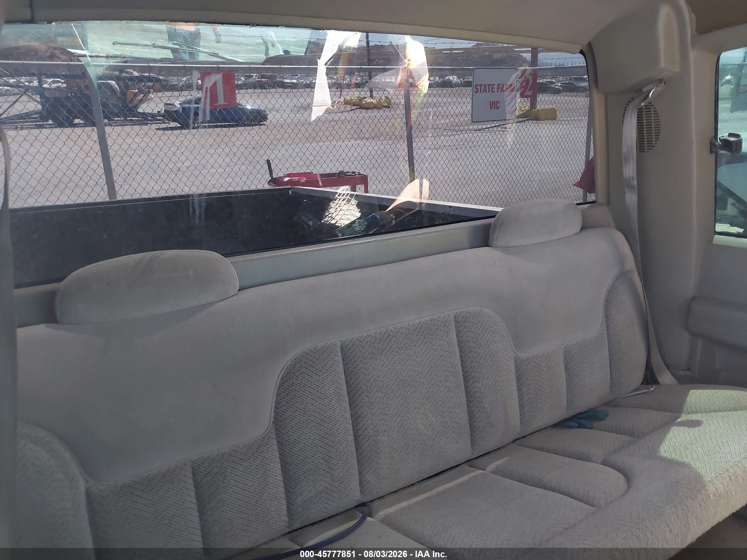 1995 Chevrolet Gmt-400 C1500 White vin: 2GCEC19K4S1294551