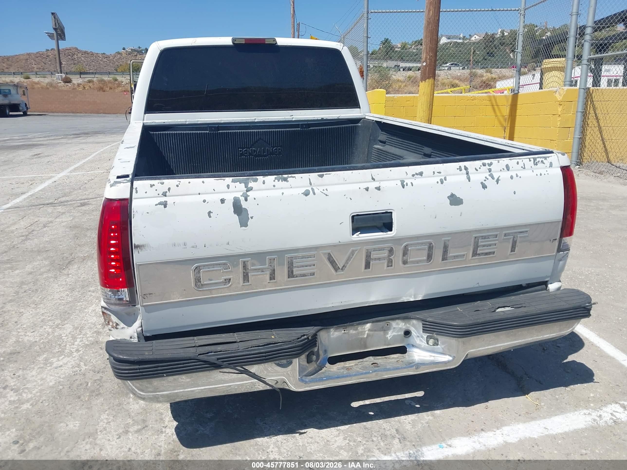 1995 Chevrolet Gmt-400 C1500 White vin: 2GCEC19K4S1294551