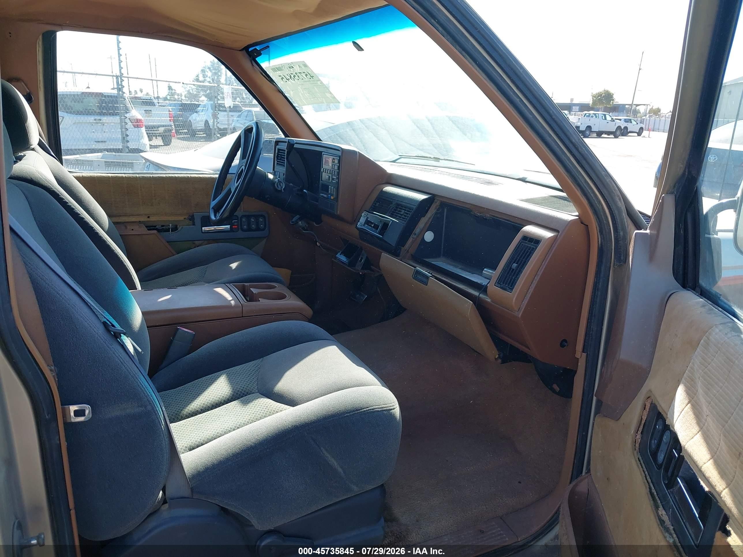 1990 Chevrolet Gmt-400 C1500 Коричневый vin: 2GCEC19K5L1246591
