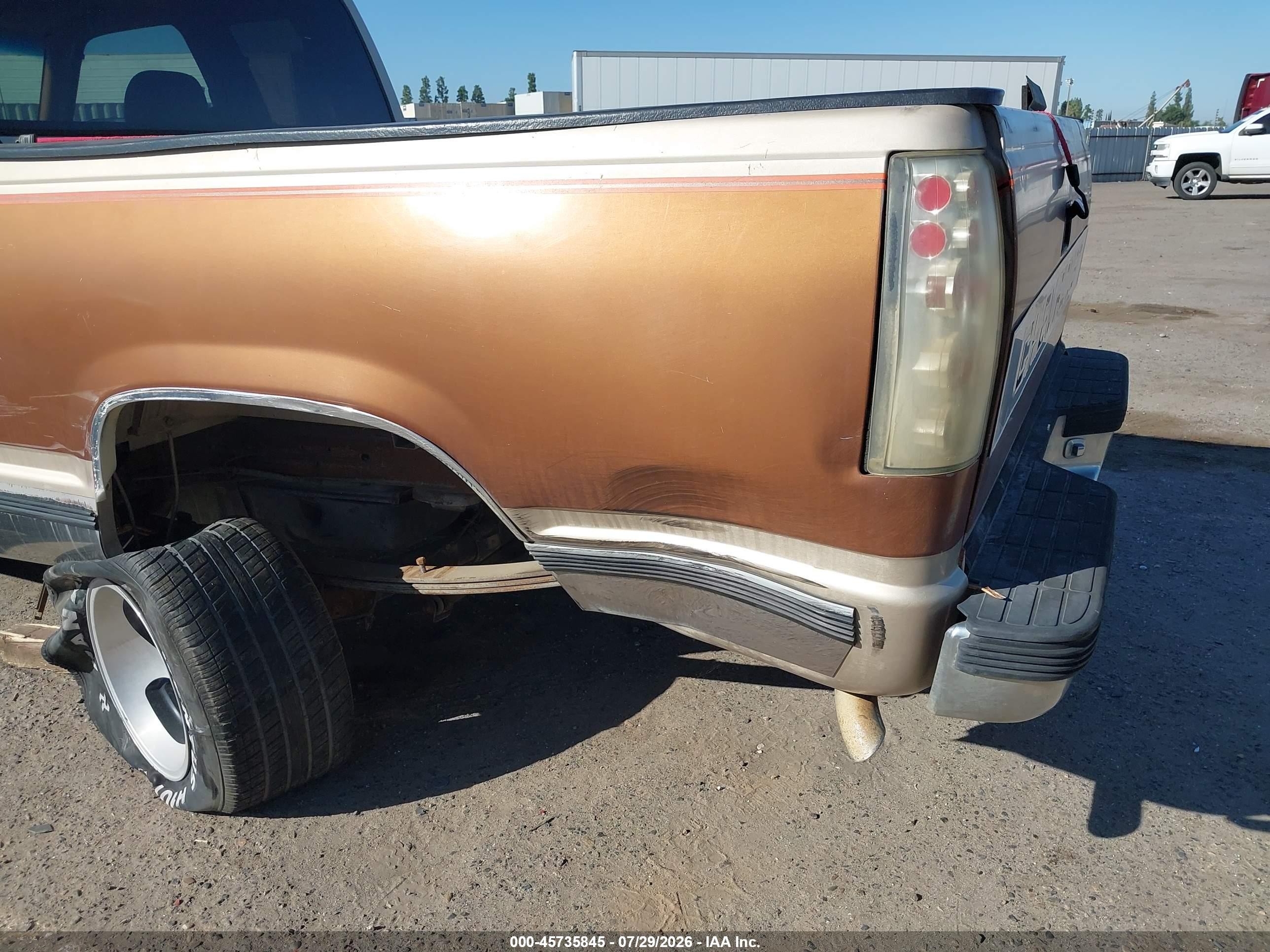 1990 Chevrolet Gmt-400 C1500 Коричневый vin: 2GCEC19K5L1246591