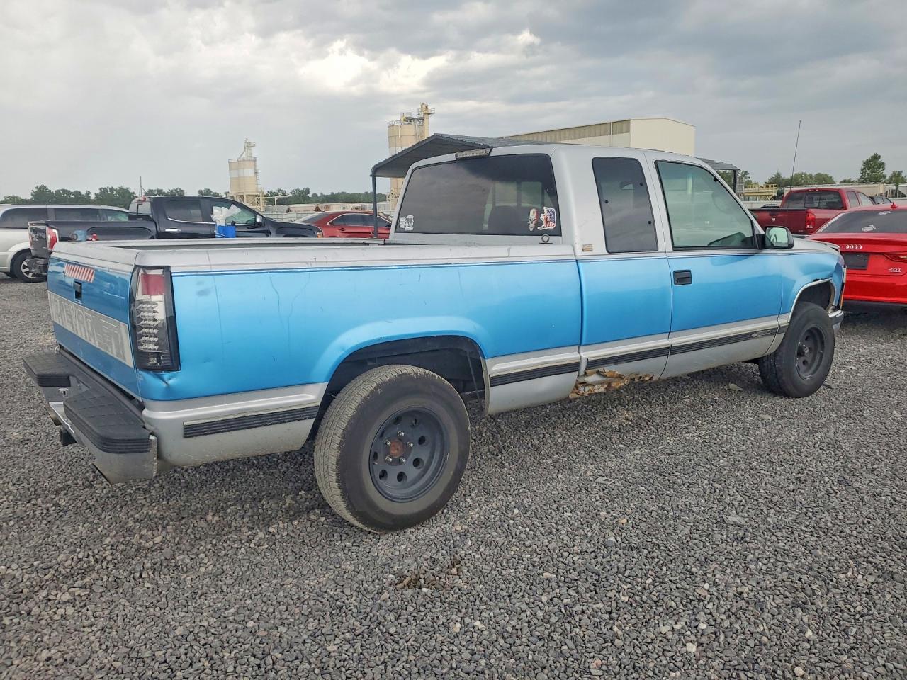 1995 Chevrolet Gmt-400 C1500 Two Tone vin: 2GCEC19K5S1210866