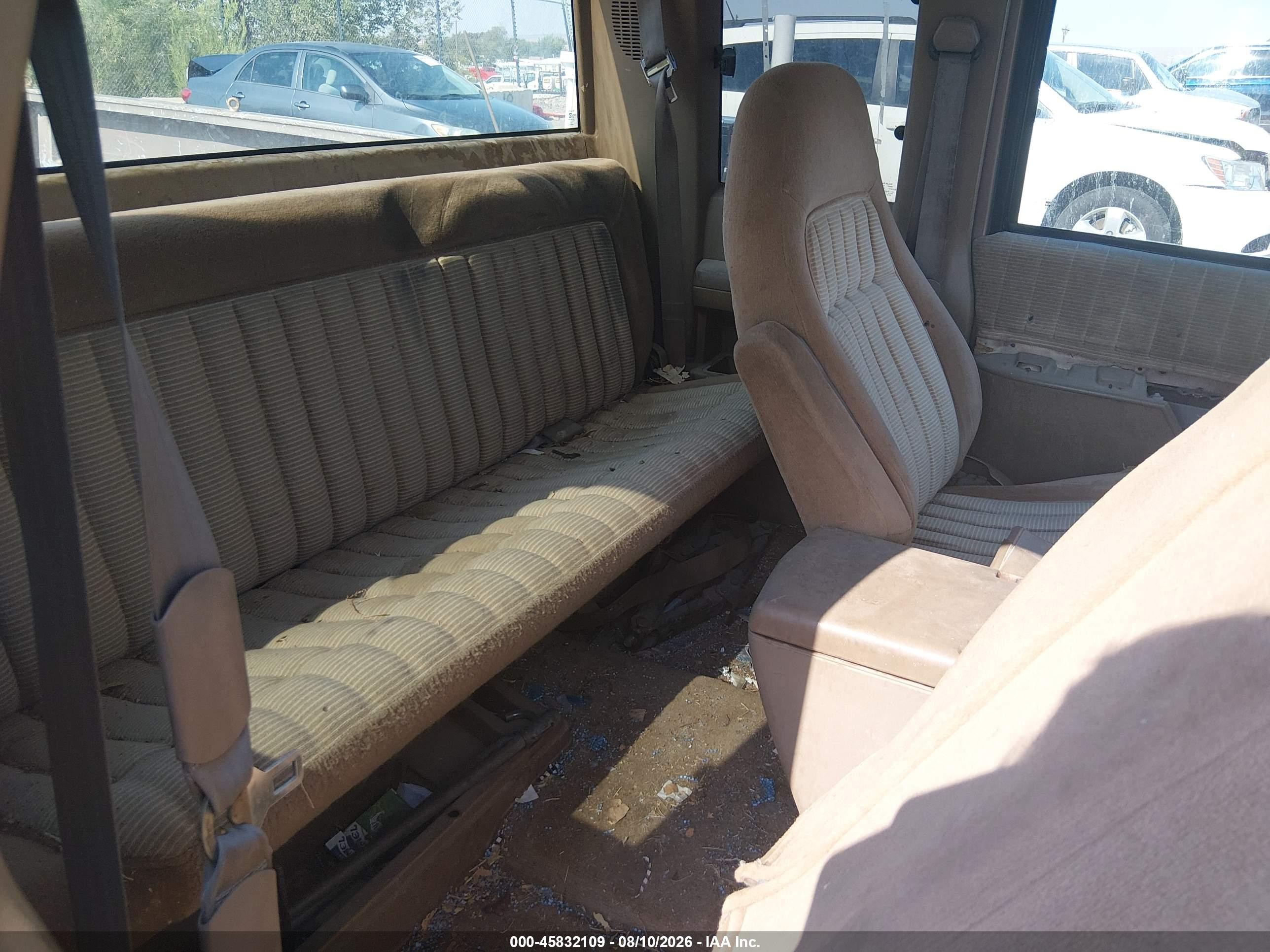 1994 Chevrolet Gmt-400 C1500 Tan vin: 2GCEC19K6R1267846