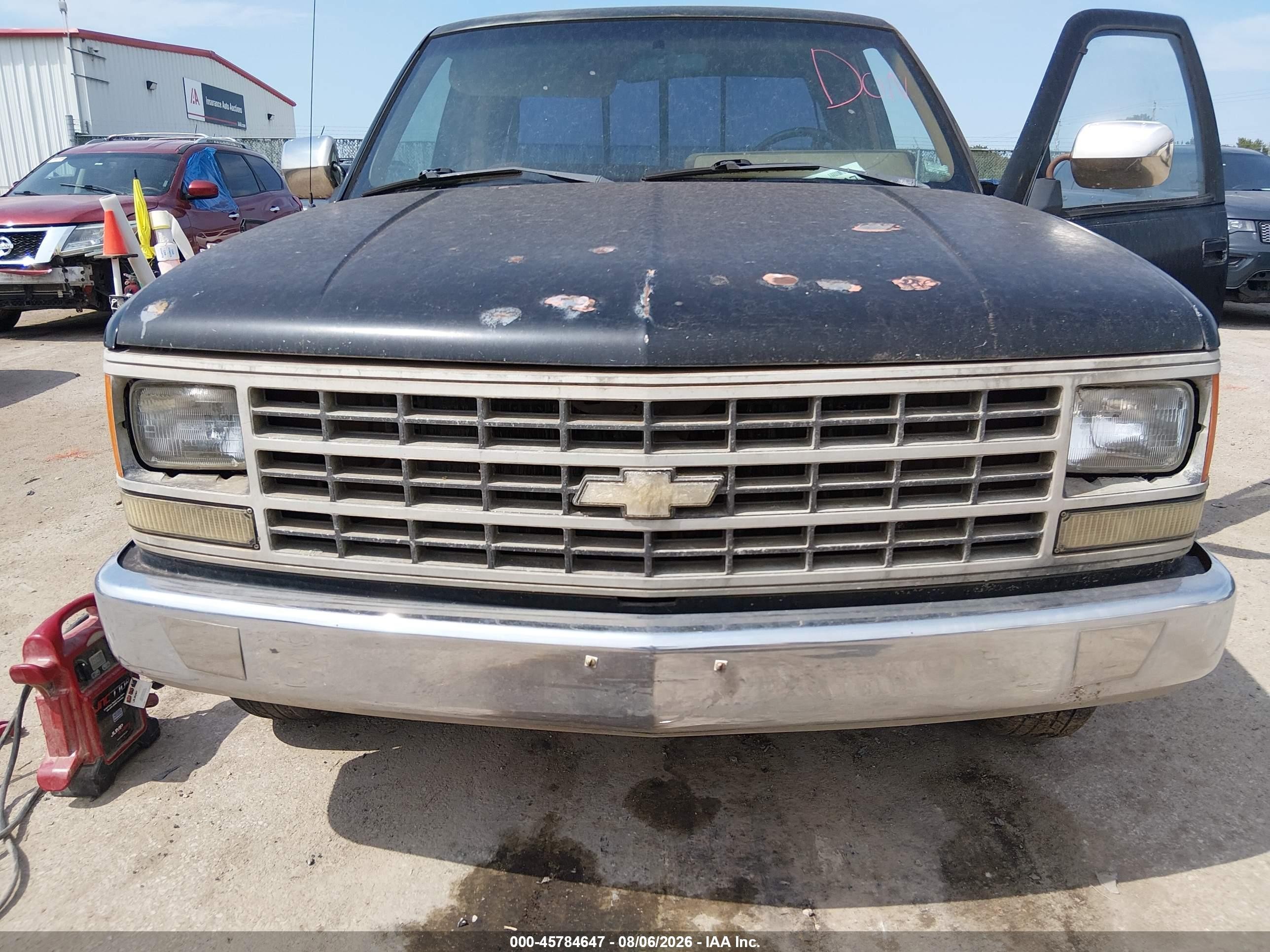 1992 Chevrolet Gmt-400 C1500 Black vin: 2GCEC19K8N1118672
