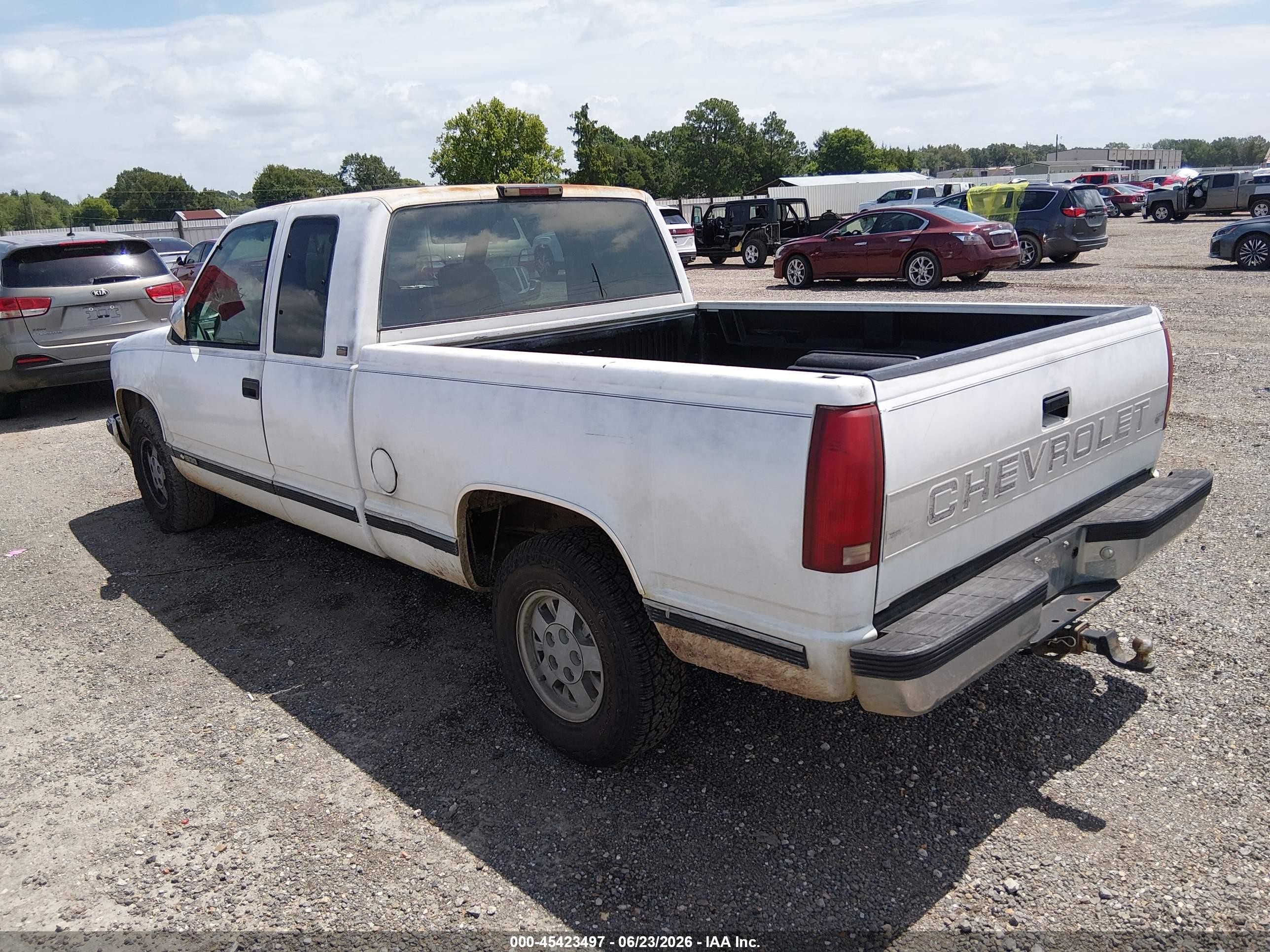 1994 Chevrolet Gmt-400 C1500 White vin: 2GCEC19K8R1184564