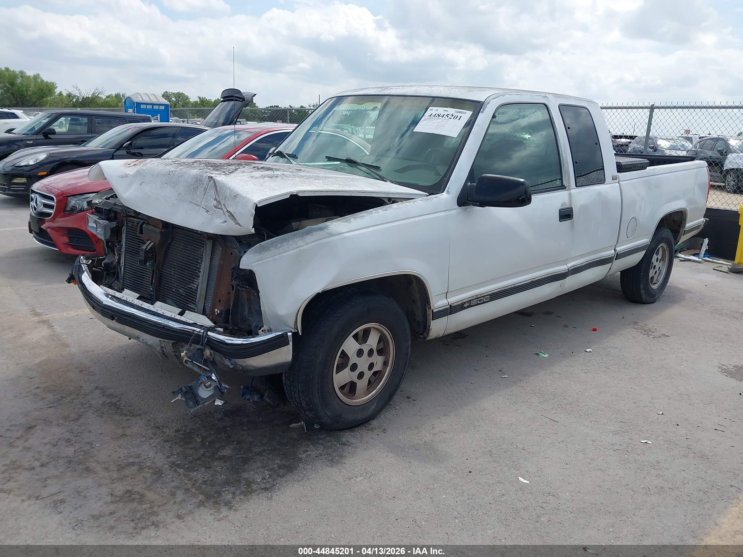 1995 Chevrolet Gmt-400 C1500 White vin: 2GCEC19K8S1172632