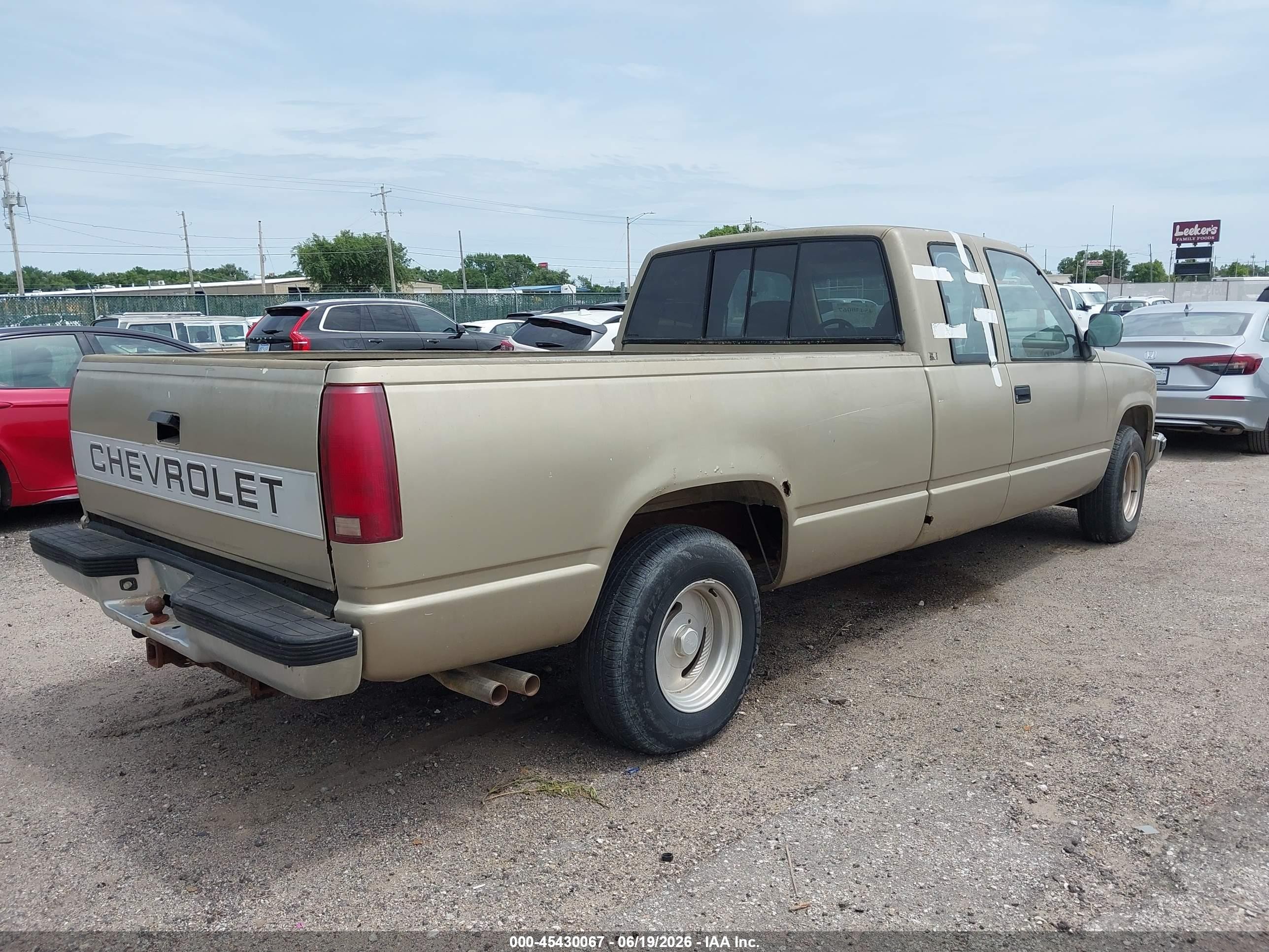 1988 Chevrolet Gmt-400 C1500 Gold vin: 2GCEC19KXJ1198857